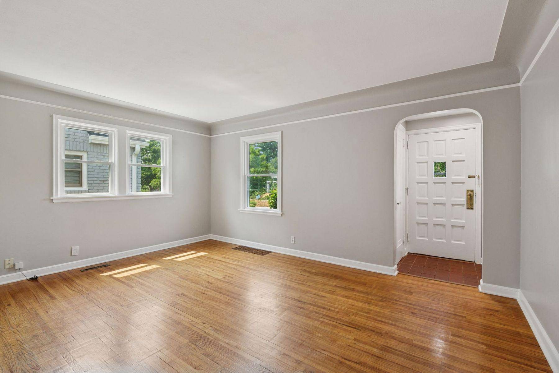 Minneapolis, MN 55419,5817 Pleasant AVE