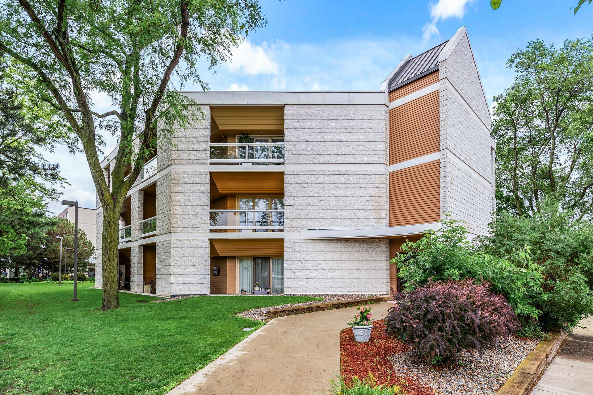 Rosemount, MN 55068,14575 Burma AVE W #304