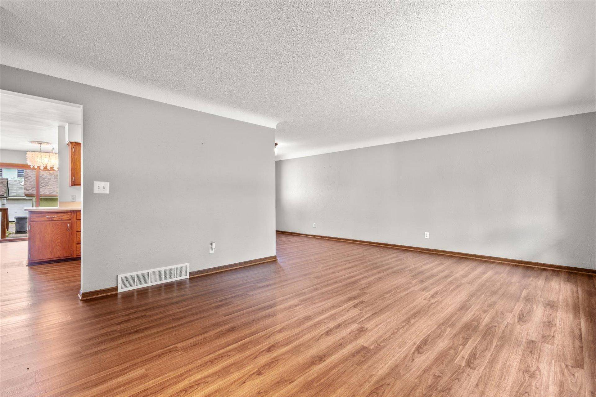 West Saint Paul, MN 55118,261 Stanley ST