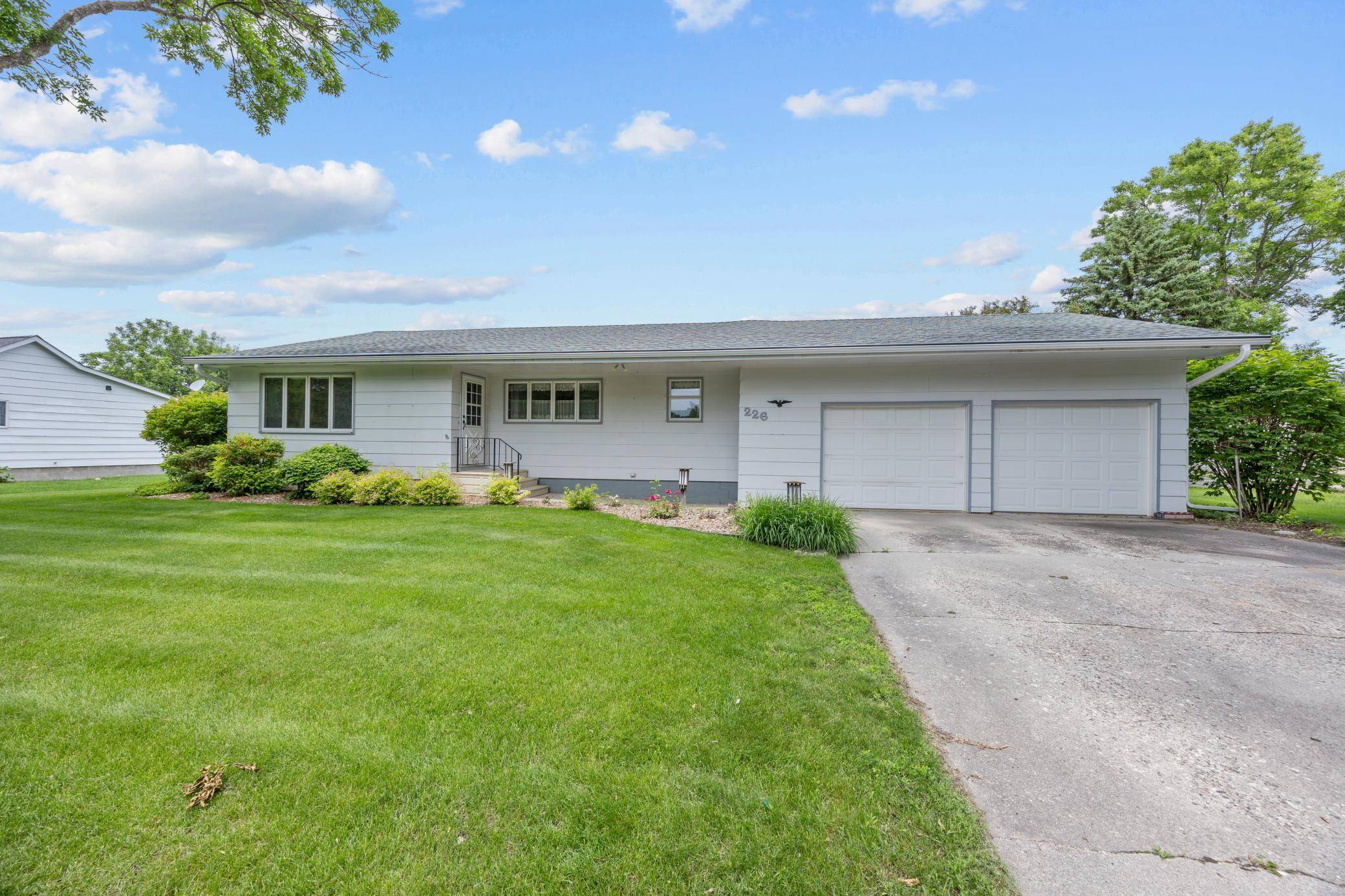 Bird Island, MN 55310,226 Ash AVE