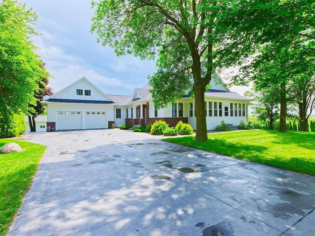 Cokato, MN 55321,6828 Rhoades AVE SW