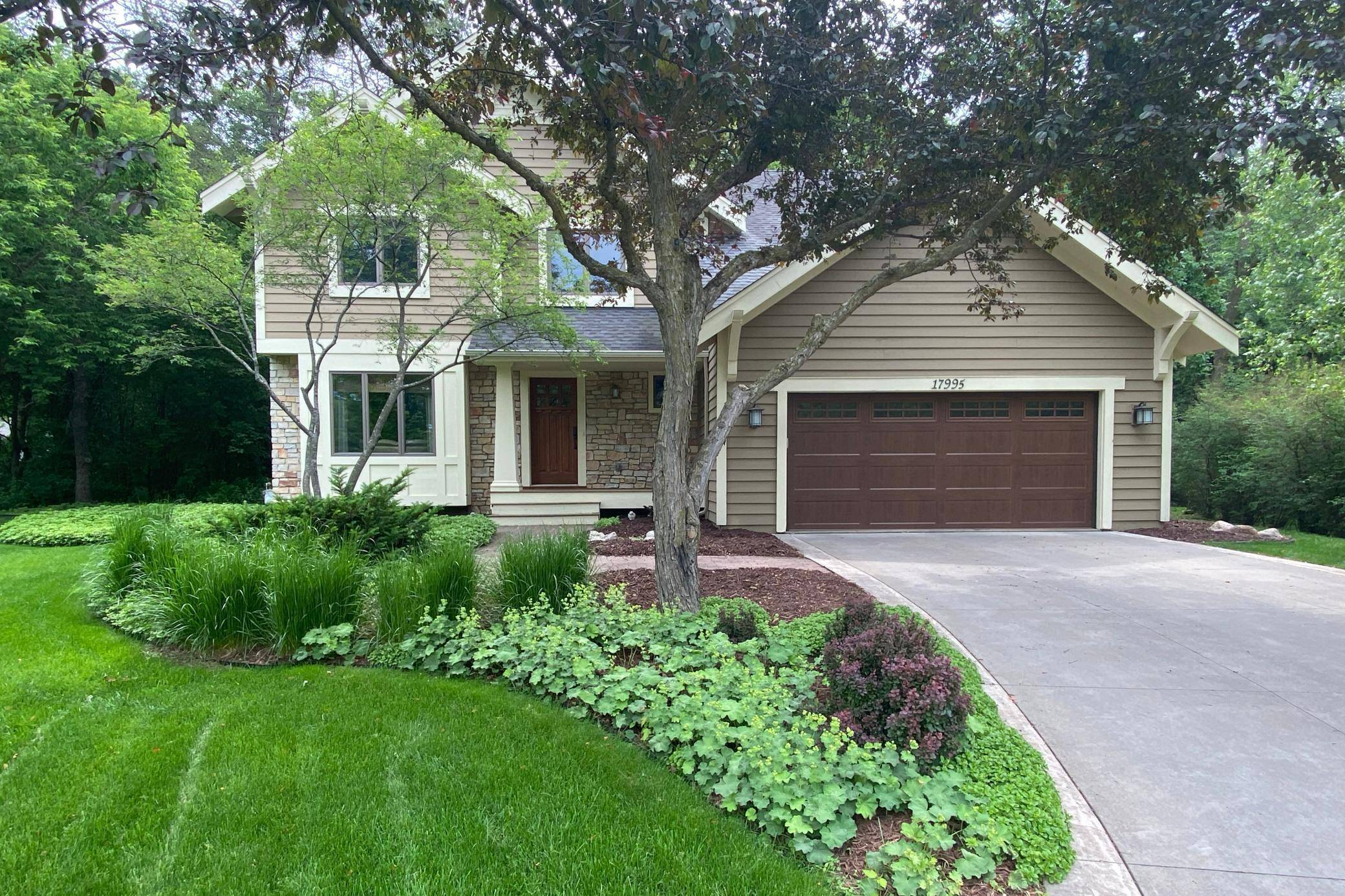 Eden Prairie, MN 55346,17995 Grove CT
