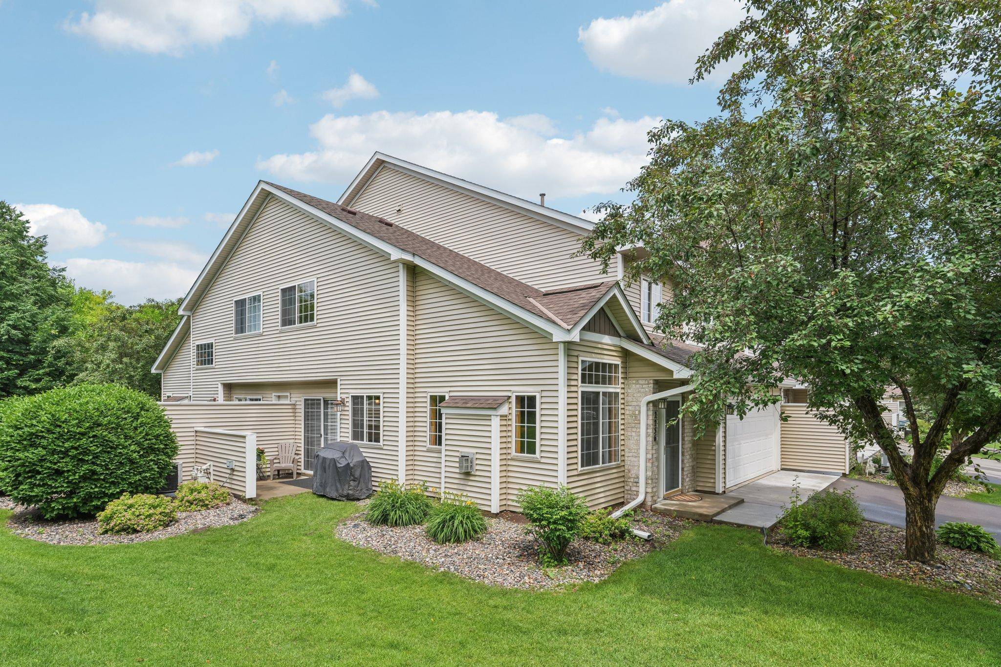 Shakopee, MN 55379,2256 River Rock LN