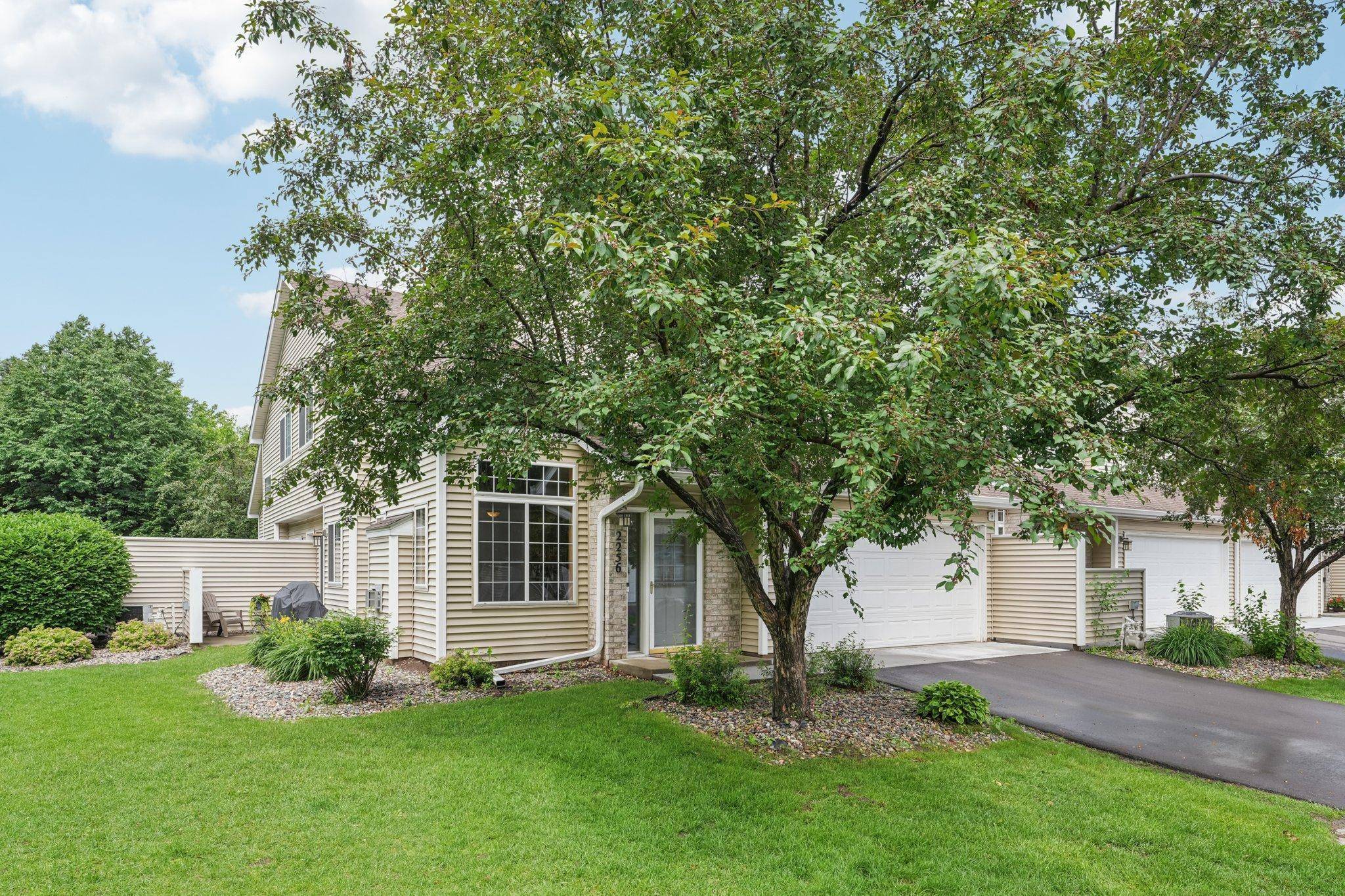 Shakopee, MN 55379,2256 River Rock LN
