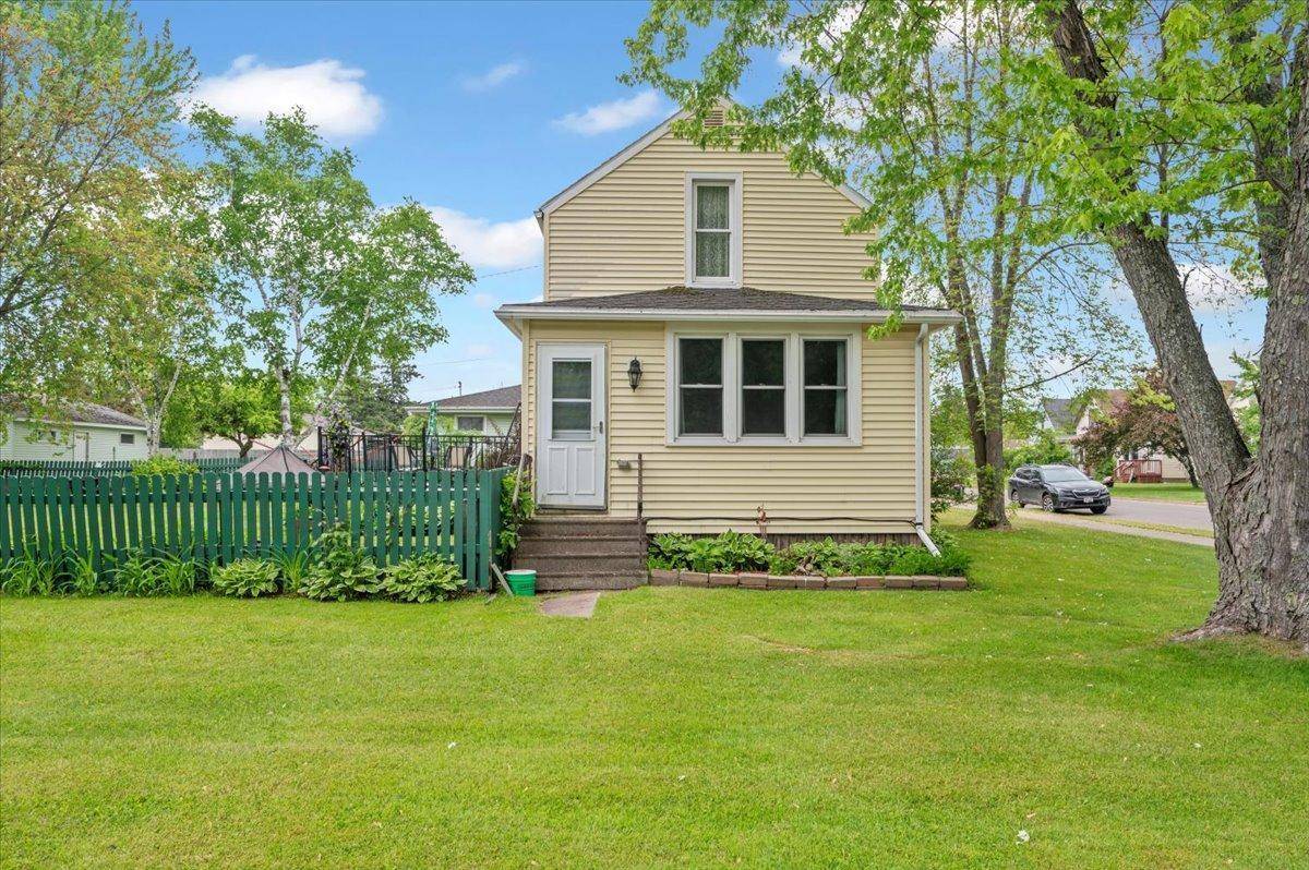 Superior, WI 54880,5502 Oakes AVE
