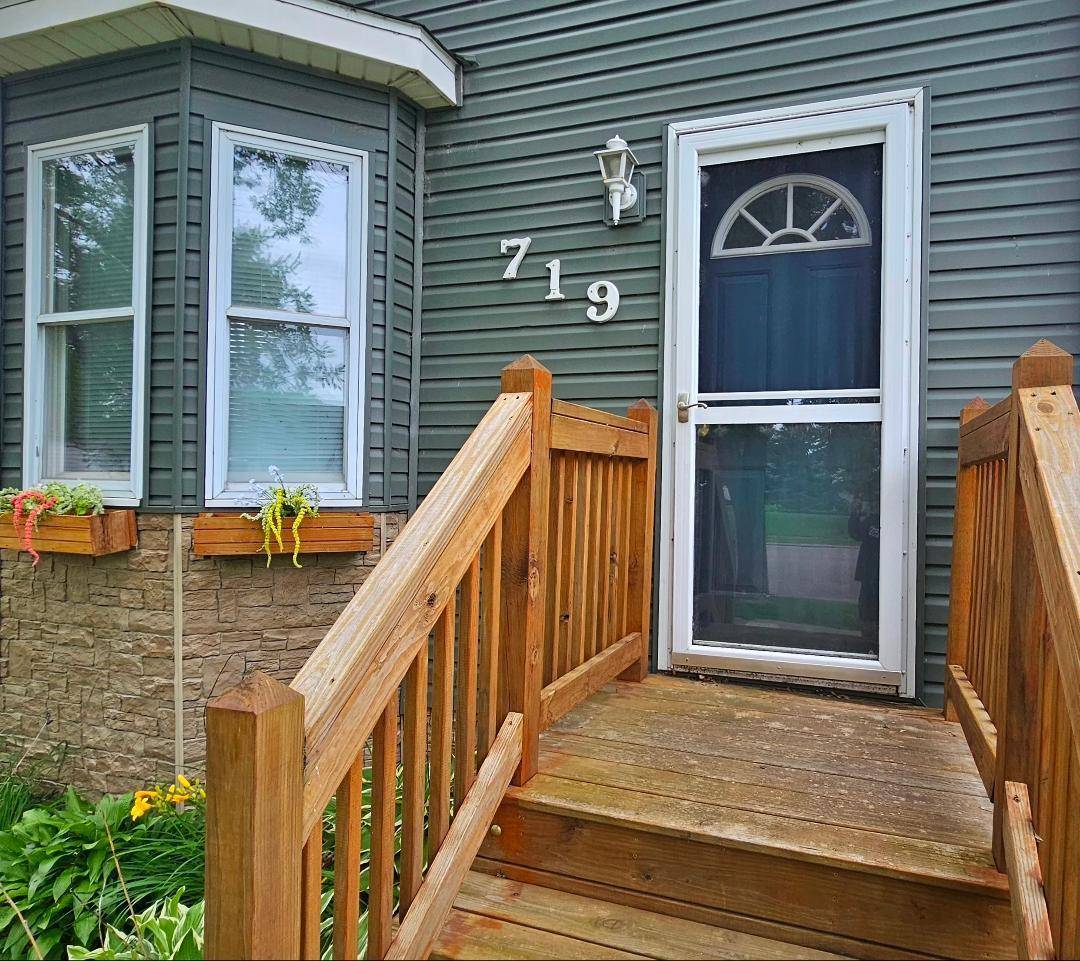 Graceville, MN 56240,719 W 4th ST