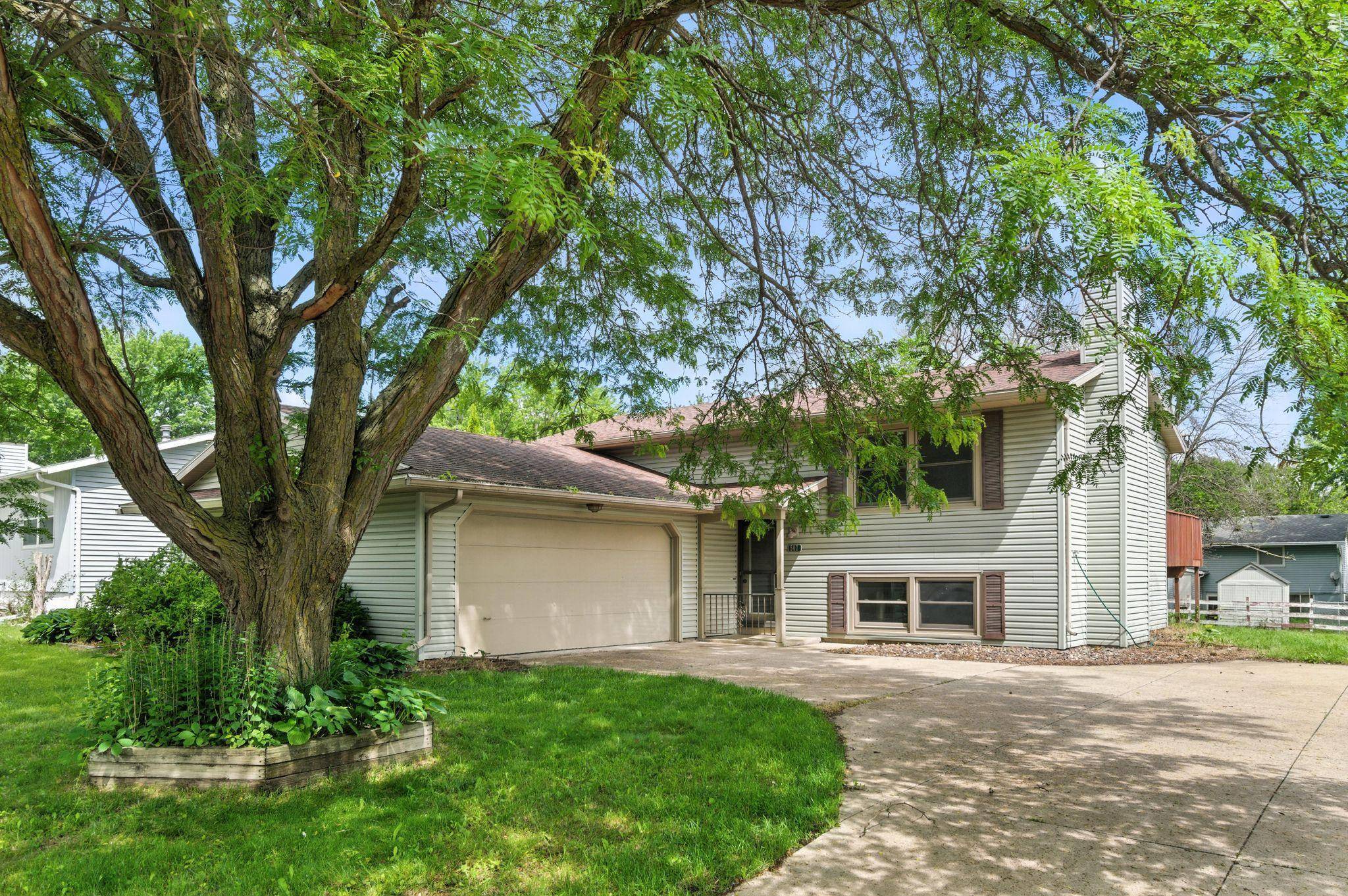 Rochester, MN 55904,507 17 1/2 ST SE