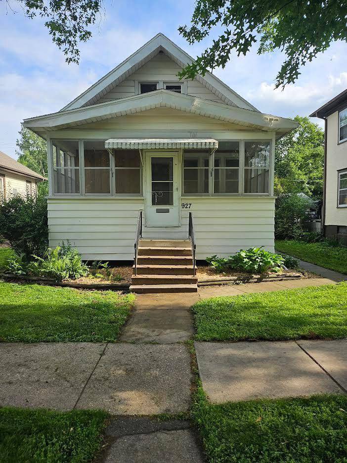 Saint Paul, MN 55102,927 James AVE