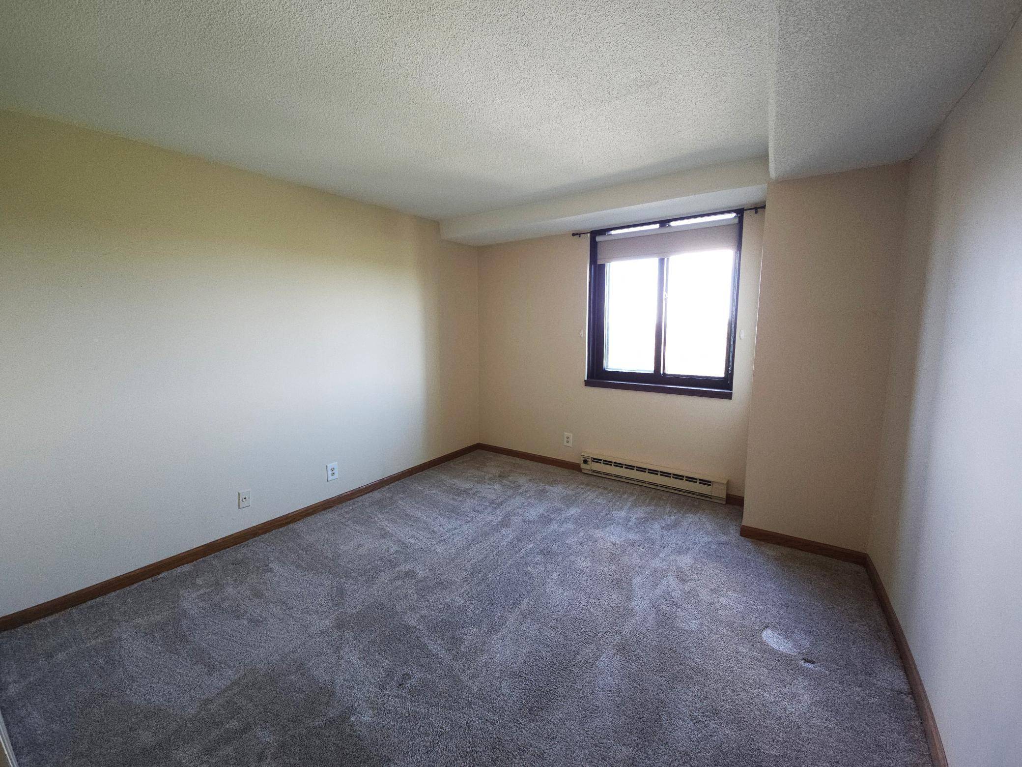 Saint Paul, MN 55105,1181 Edgcumbe RD #709