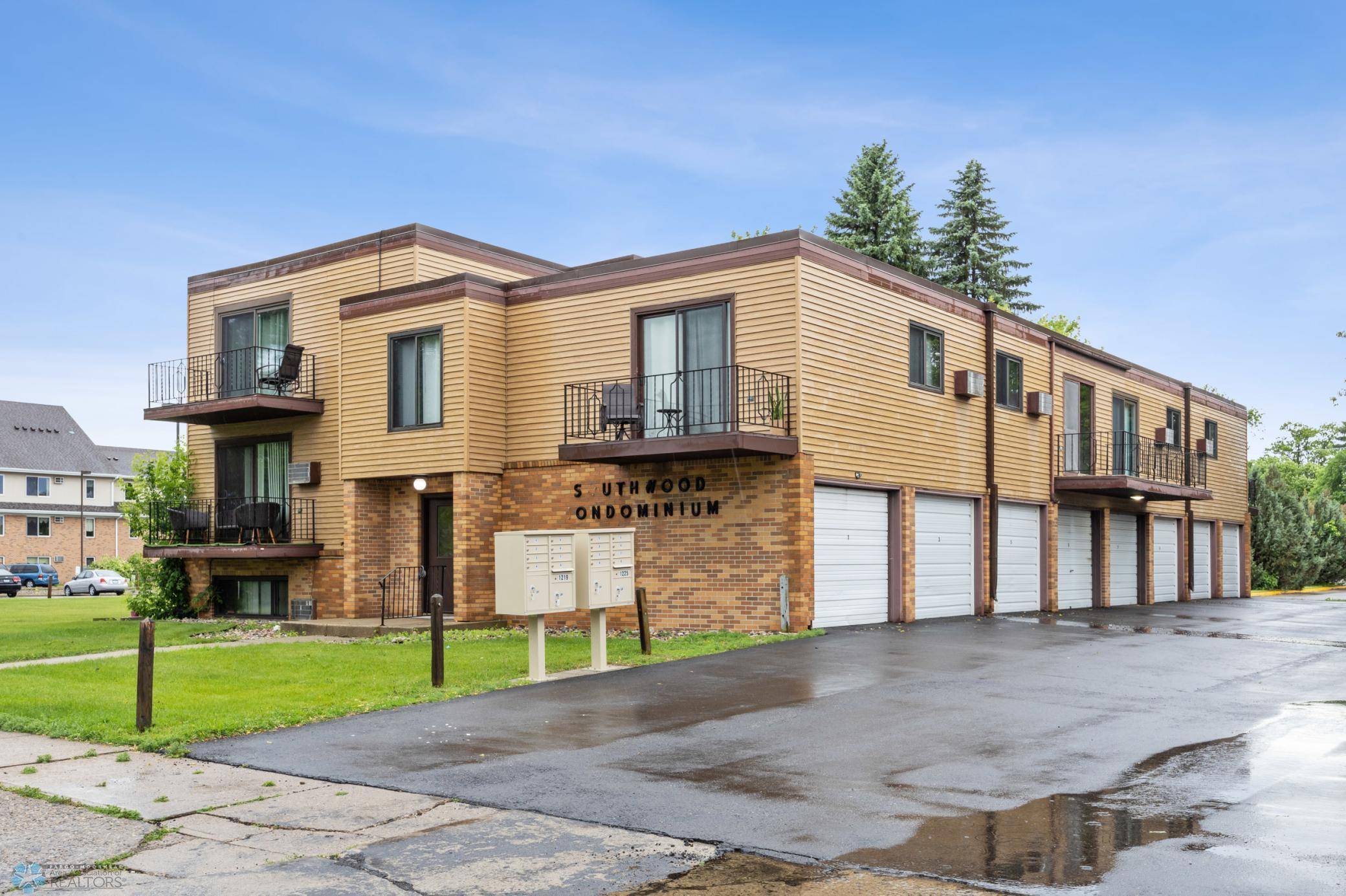 Moorhead, MN 56560,1225 7th ST S #7