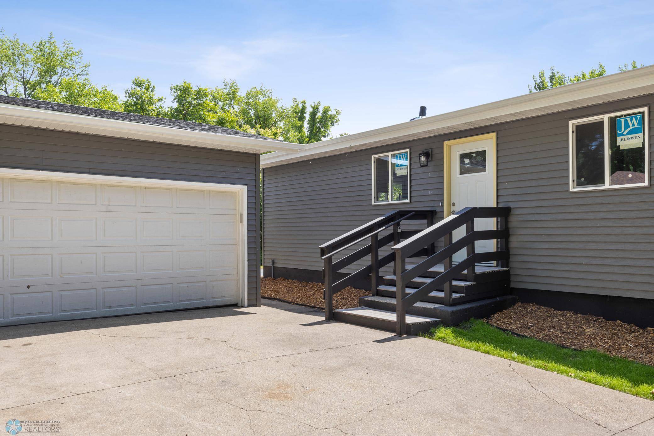 West Fargo, ND 58078,1031 7th ST W