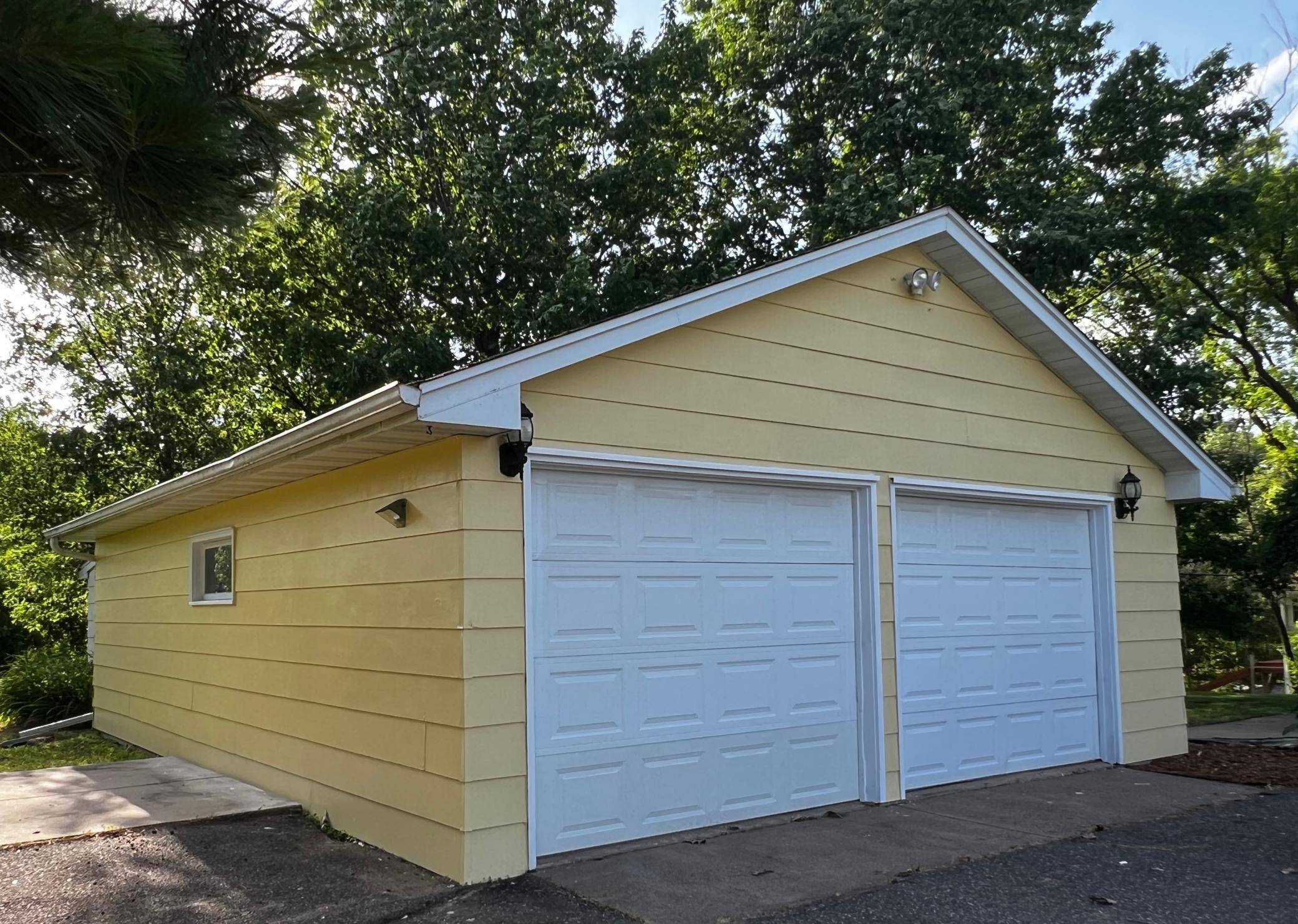 Mora, MN 55051,537 Walnut ST S