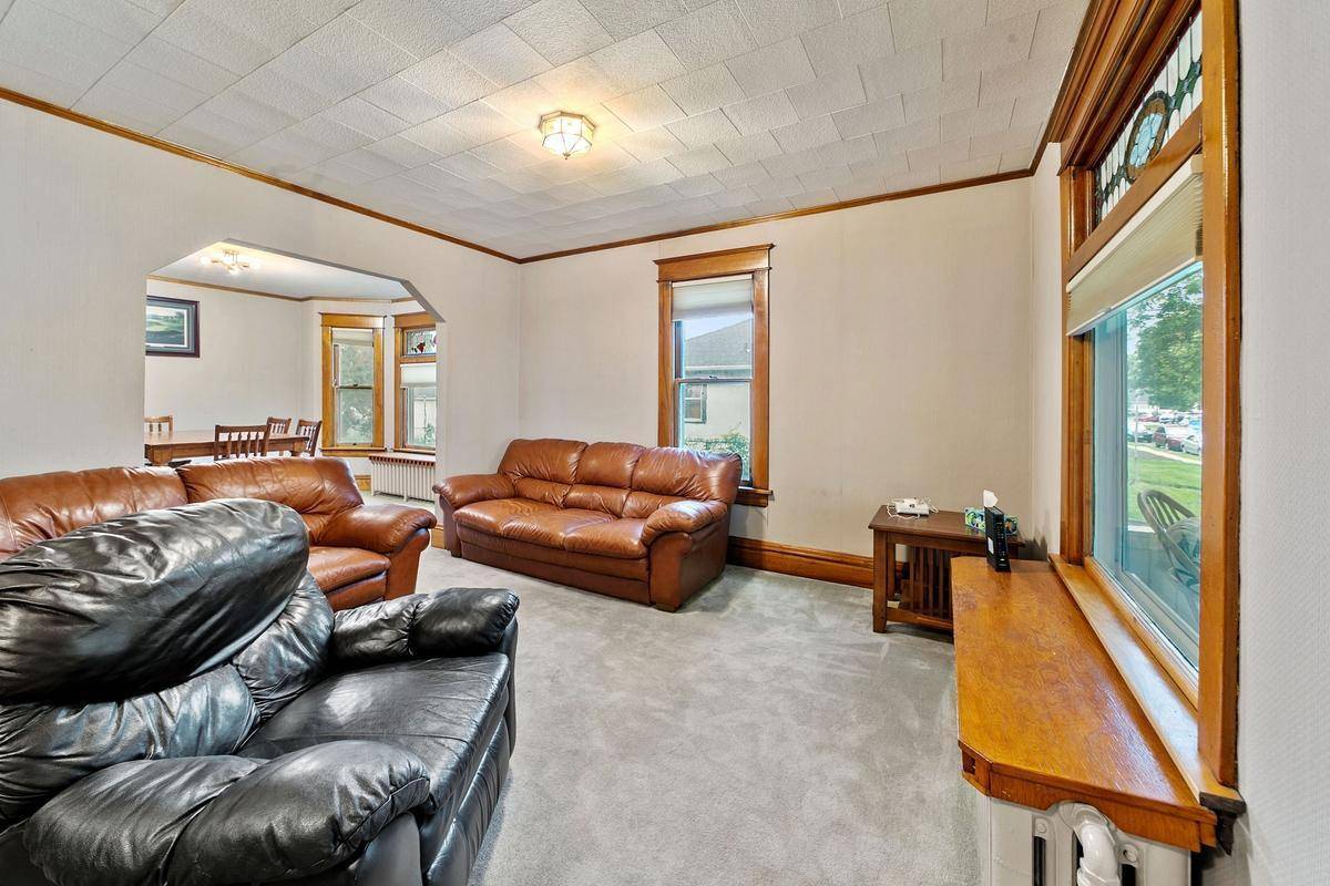 South Saint Paul, MN 55075,117 8th AVE S