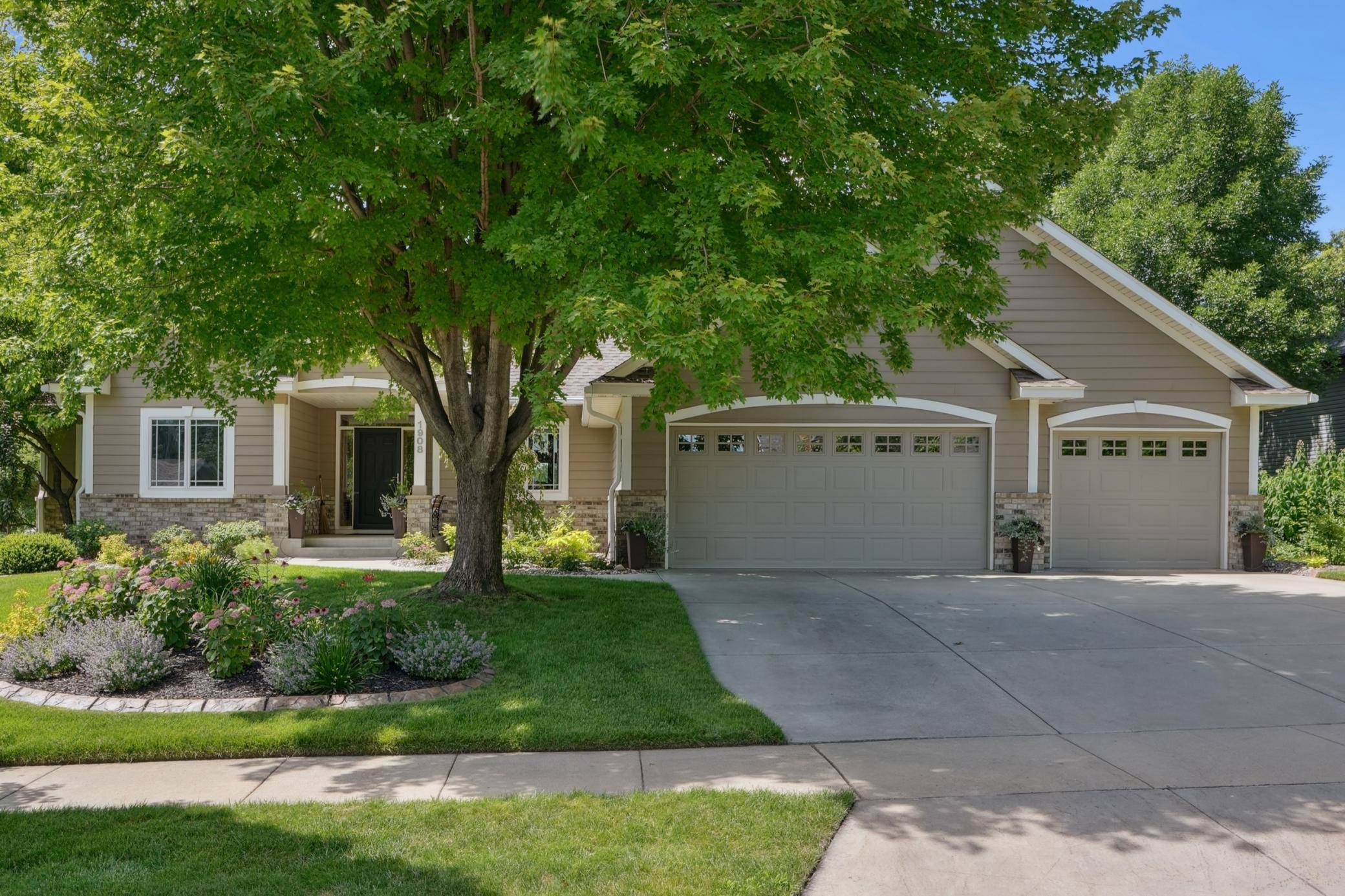 Northfield, MN 55057,1908 Michigan DR