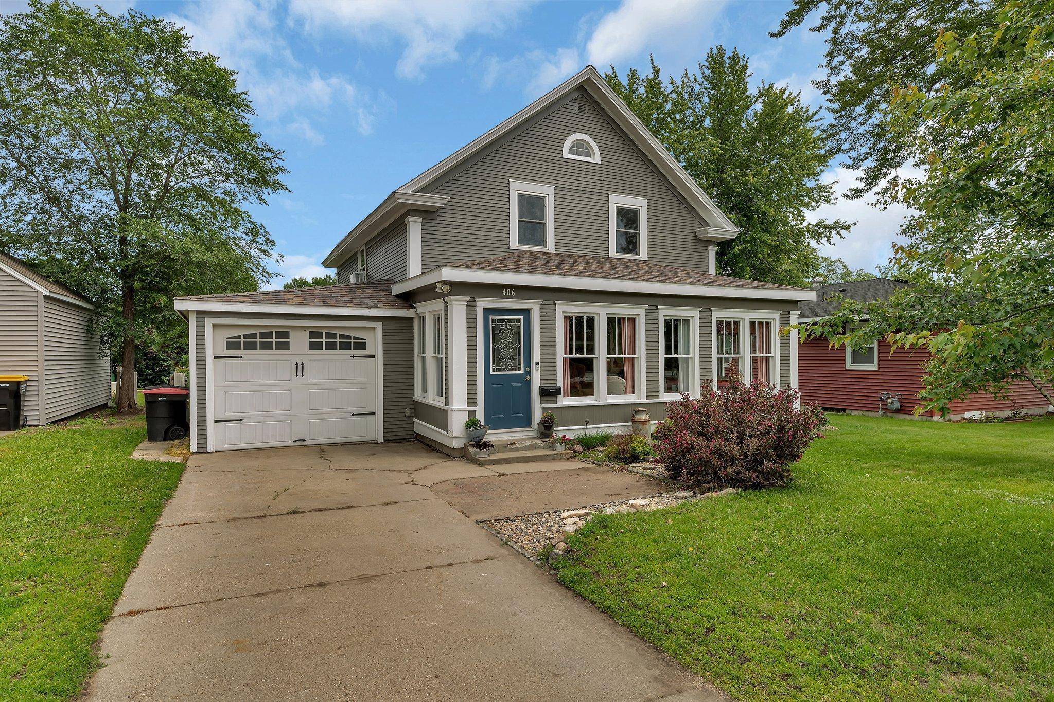 Sauk Centre, MN 56378,406 Oak ST N