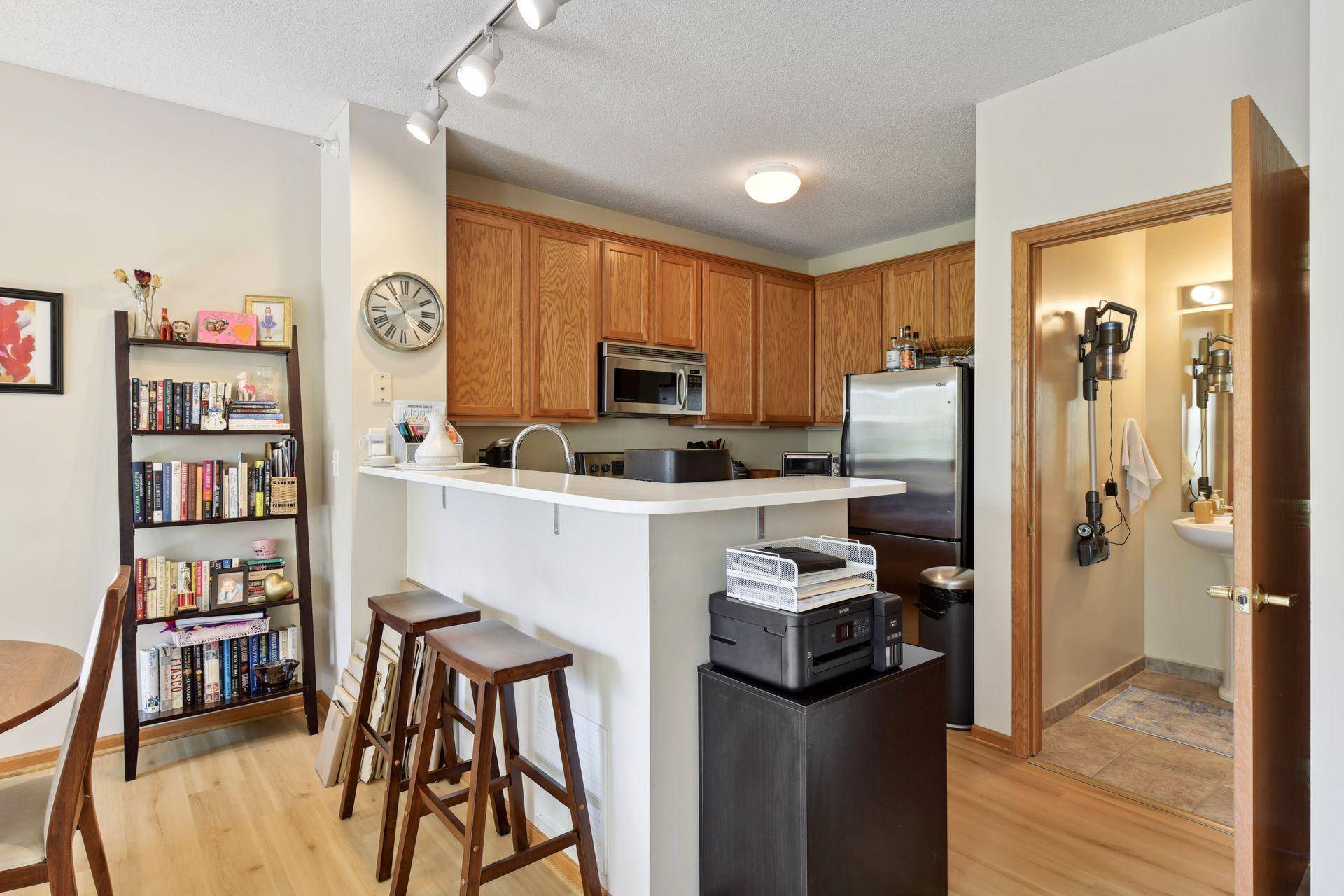 Minneapolis, MN 55401,580 N 2nd St #407