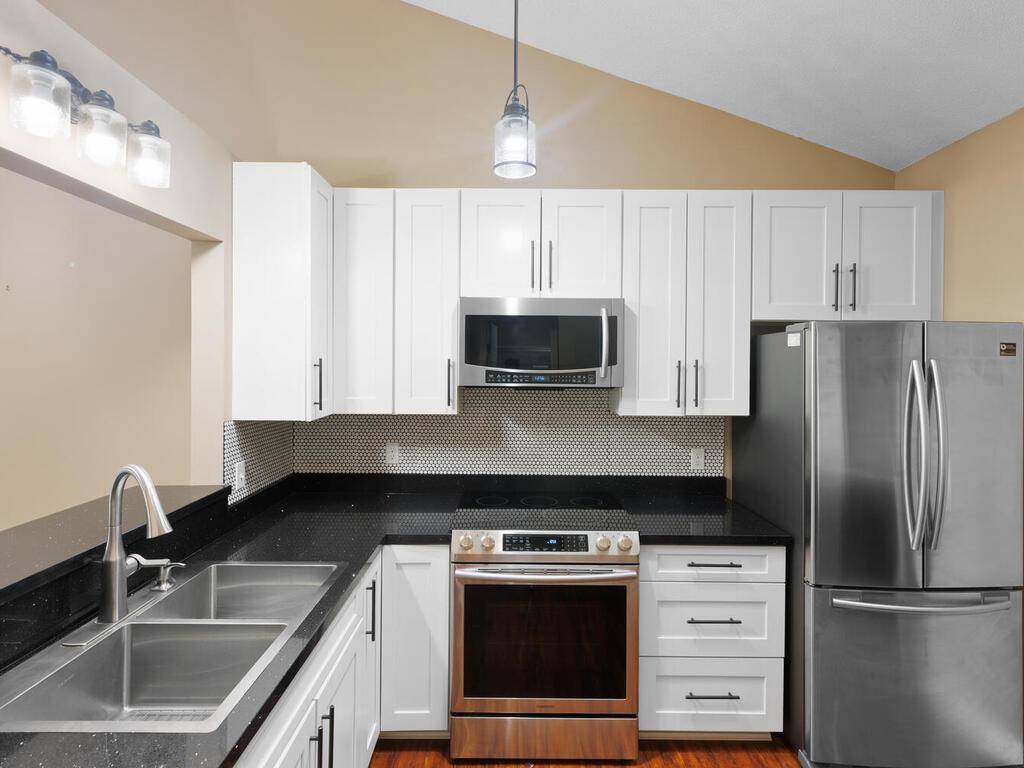 Edina, MN 55435,7605 Edinborough WAY #6314
