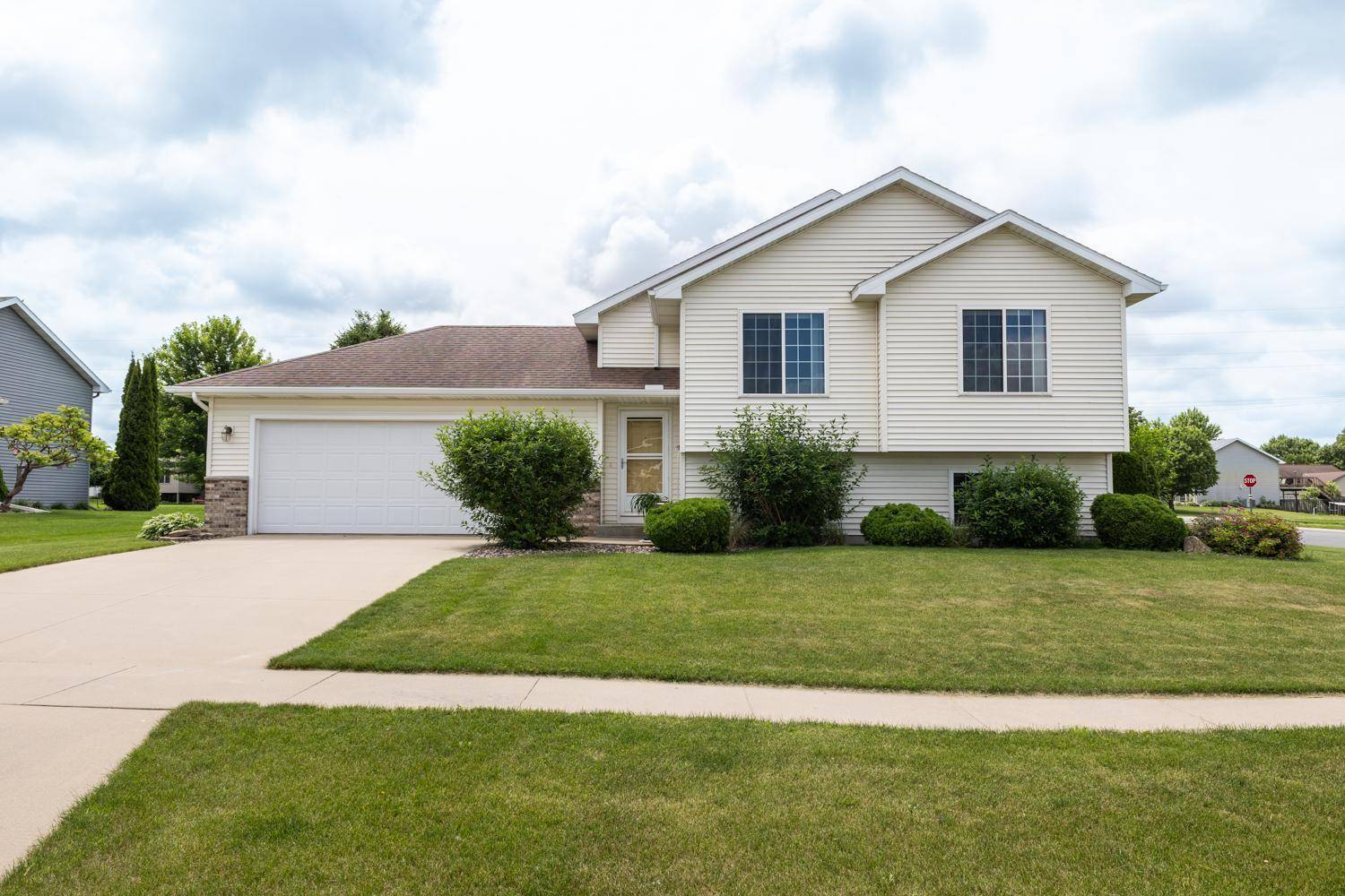 Stewartville, MN 55976,804 Johns LN SE