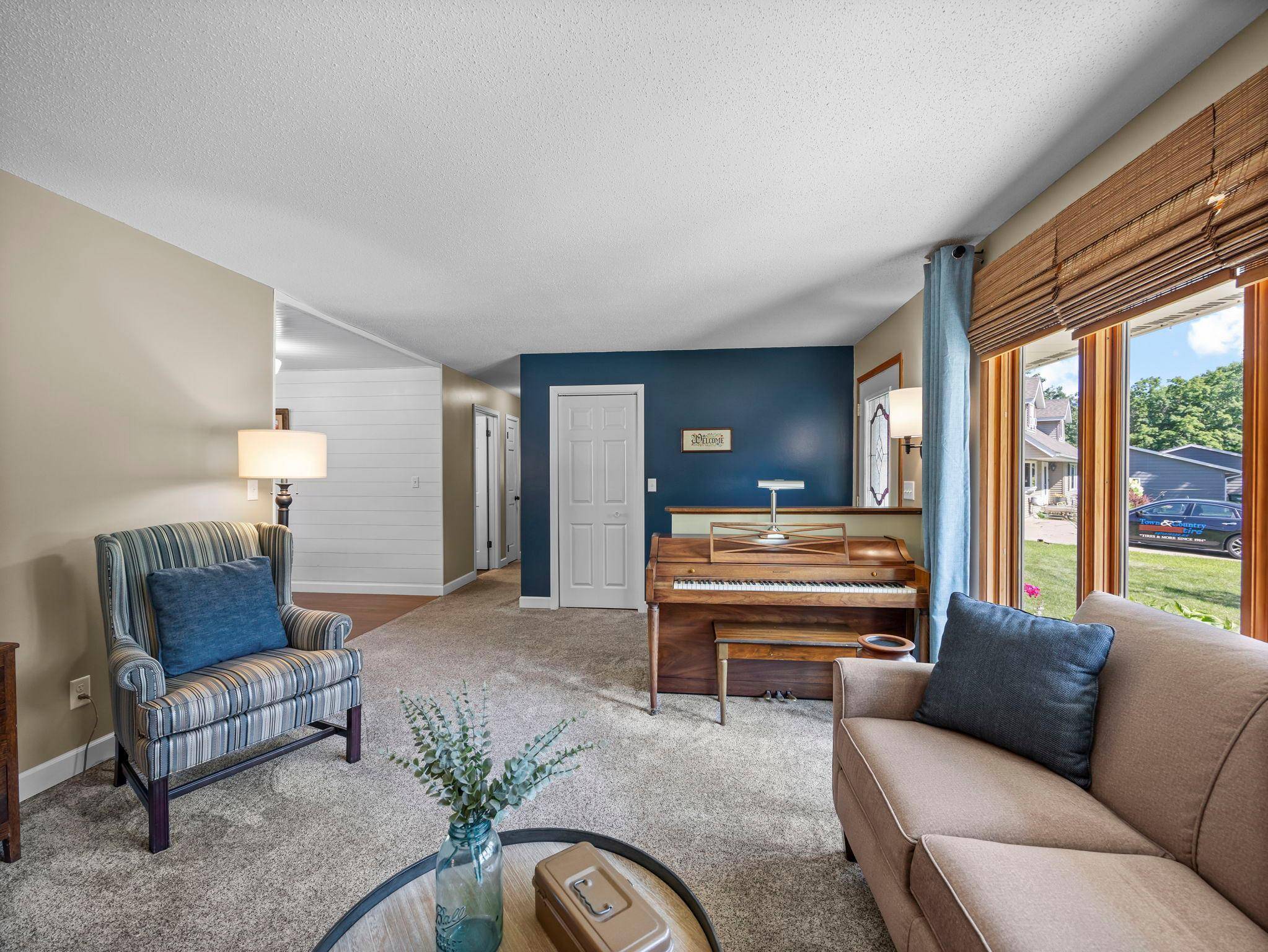Hutchinson, MN 55350,326 Circle DR SW