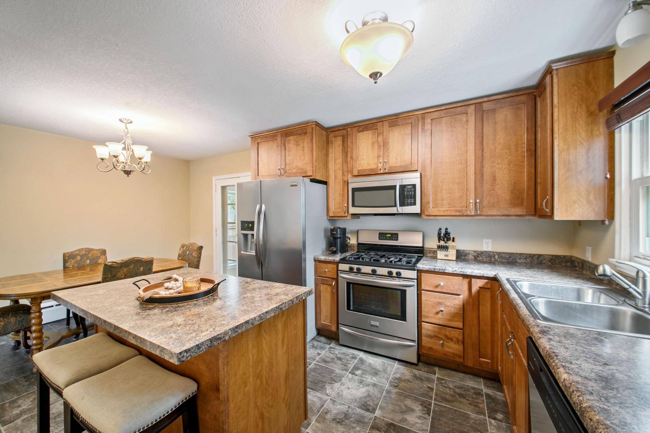 Saint Paul, MN 55107,49 Wyoming ST E