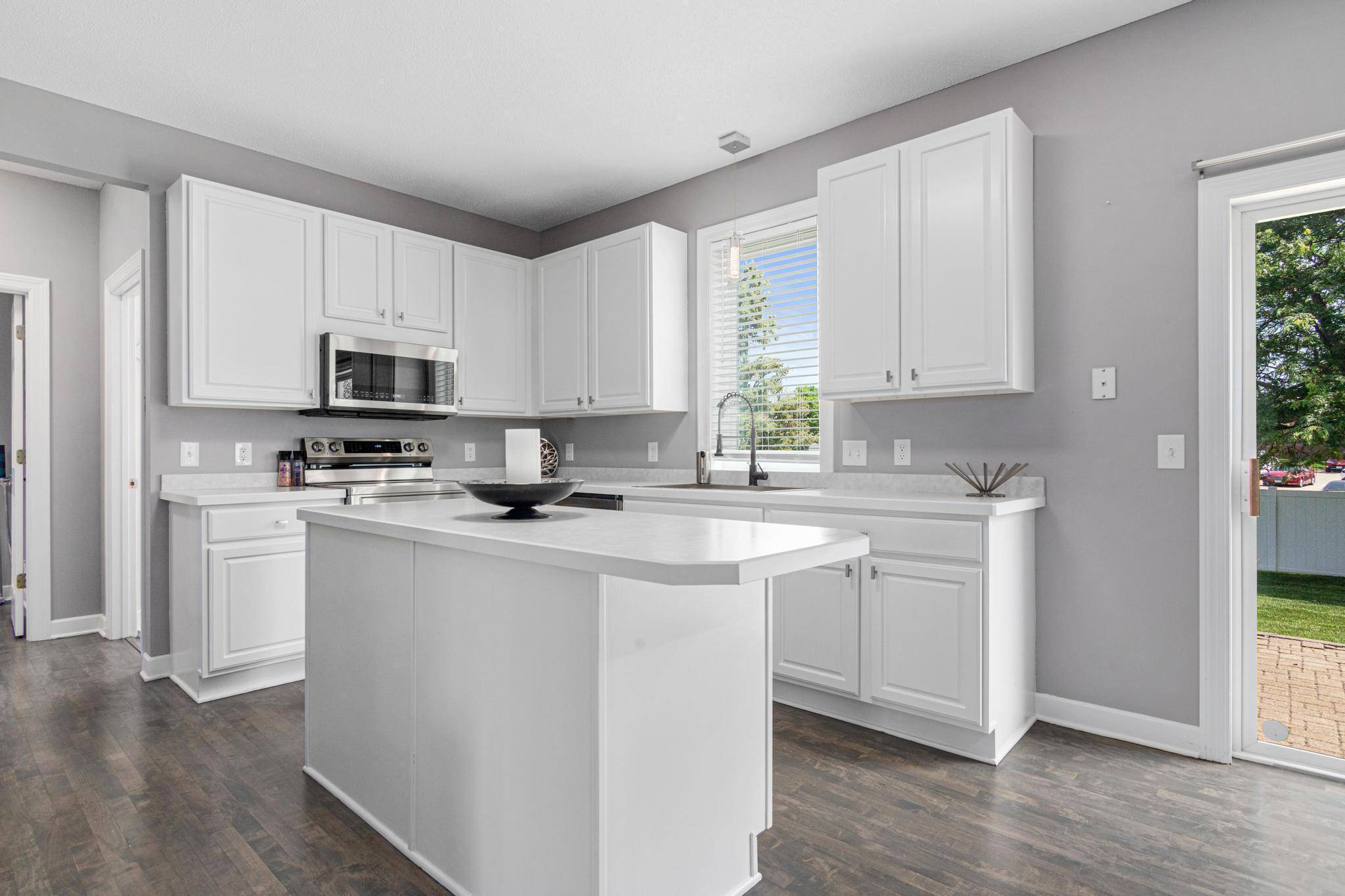 Burnsville, MN 55306,935 Earley Lake PL