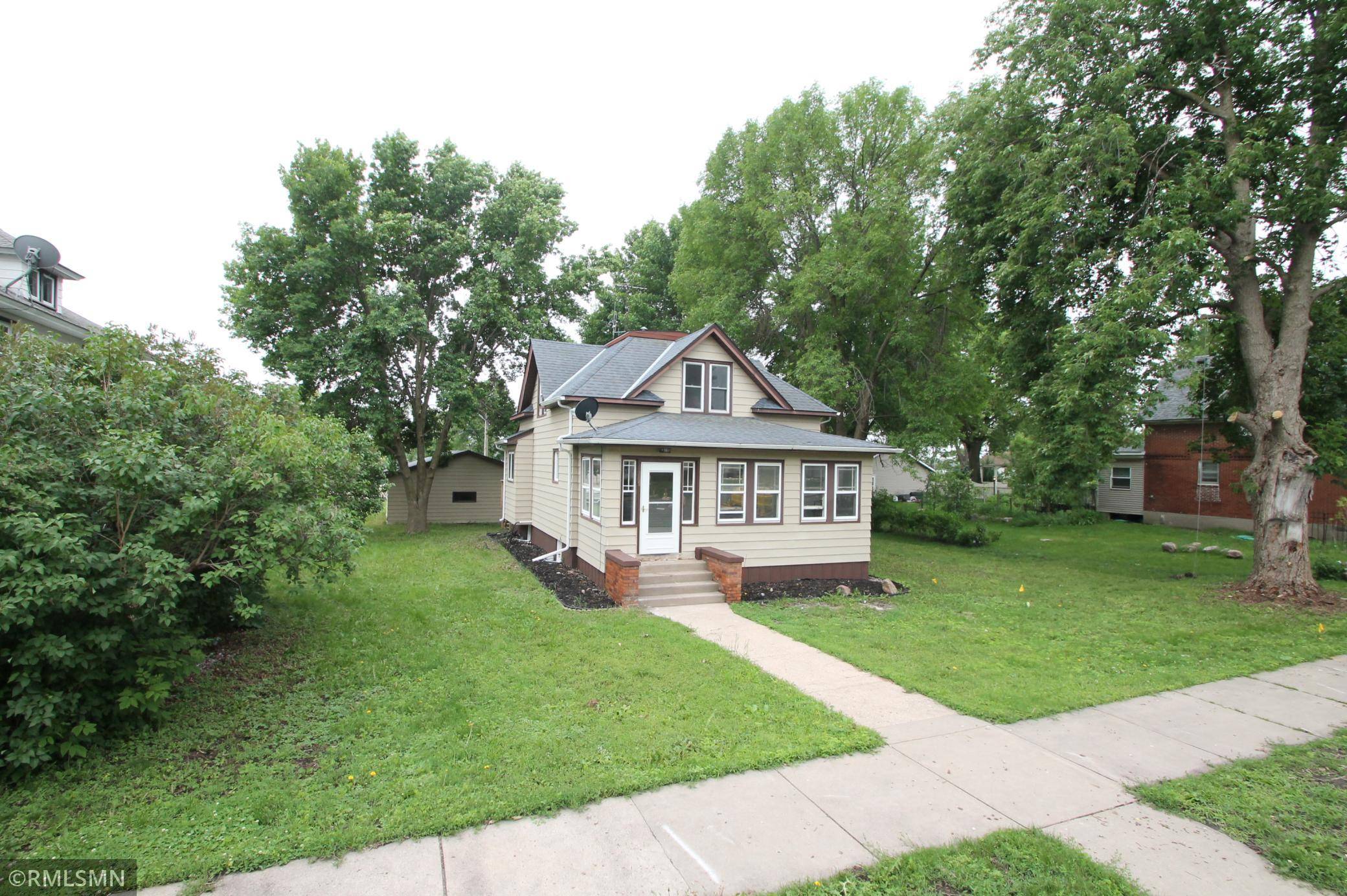 Silver Lake, MN 55381,209 Cleveland ST SW