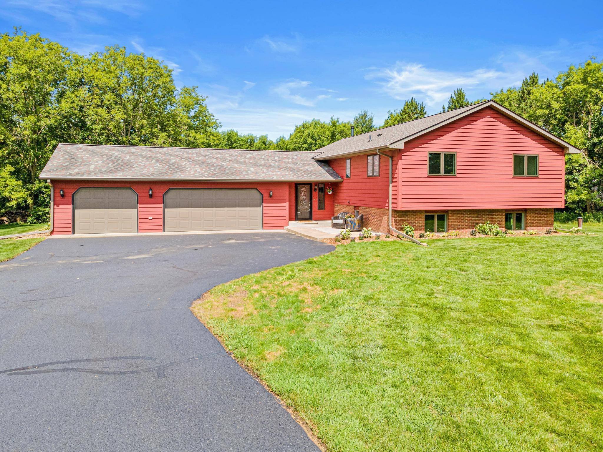 Hudson, WI 54016,664 Red Maple LN