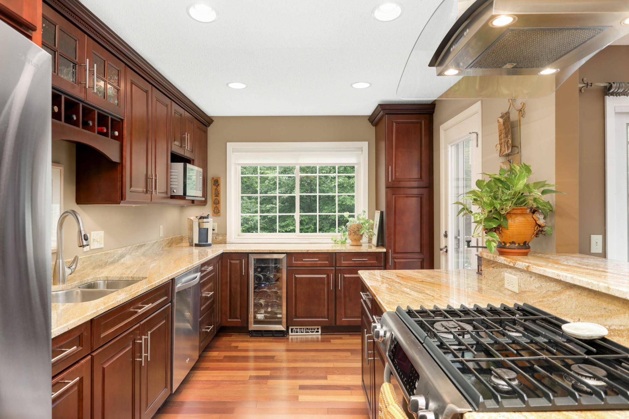 Eden Prairie, MN 55346,15139 Lesley LN