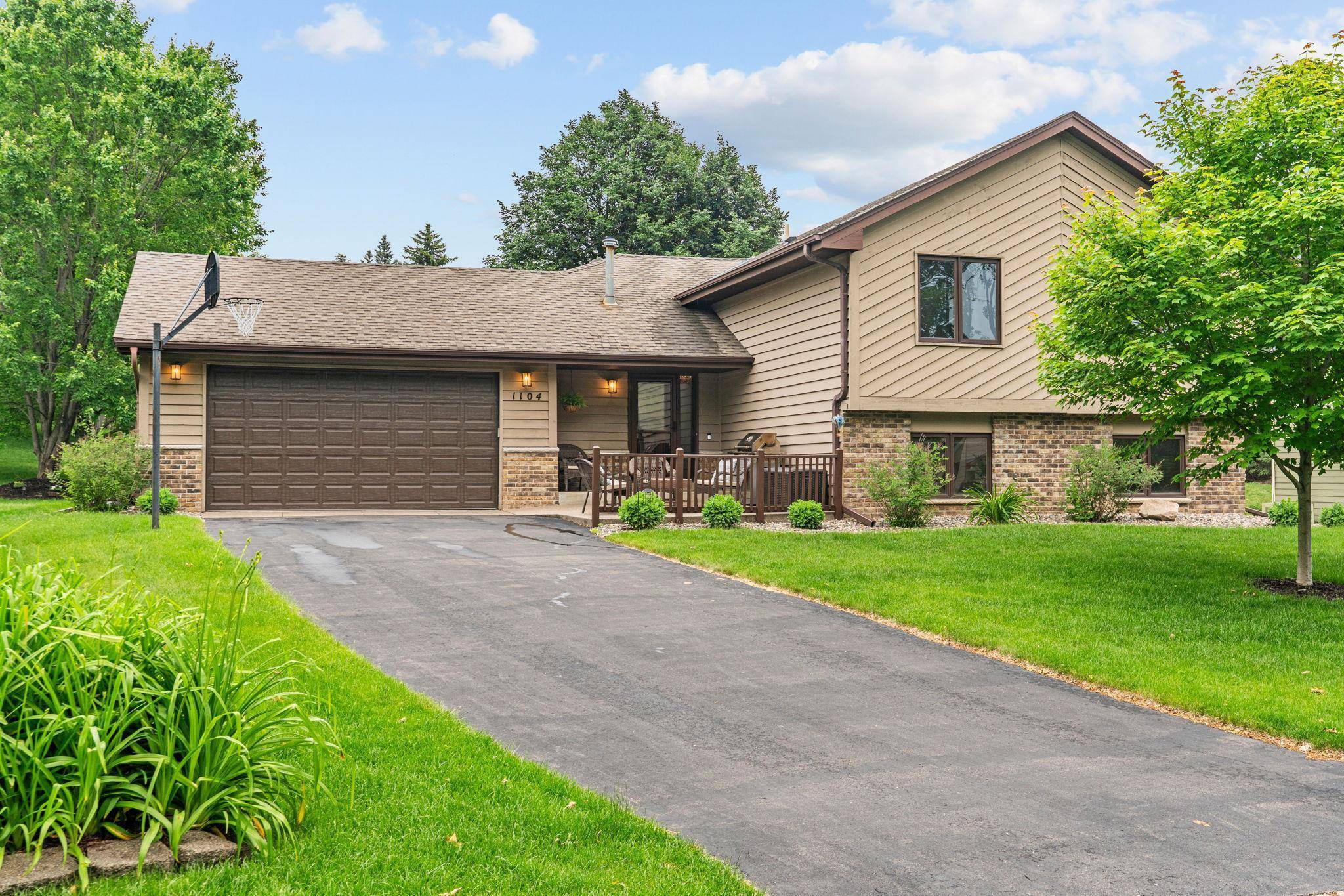 Burnsville, MN 55306,1104 Lavon LN