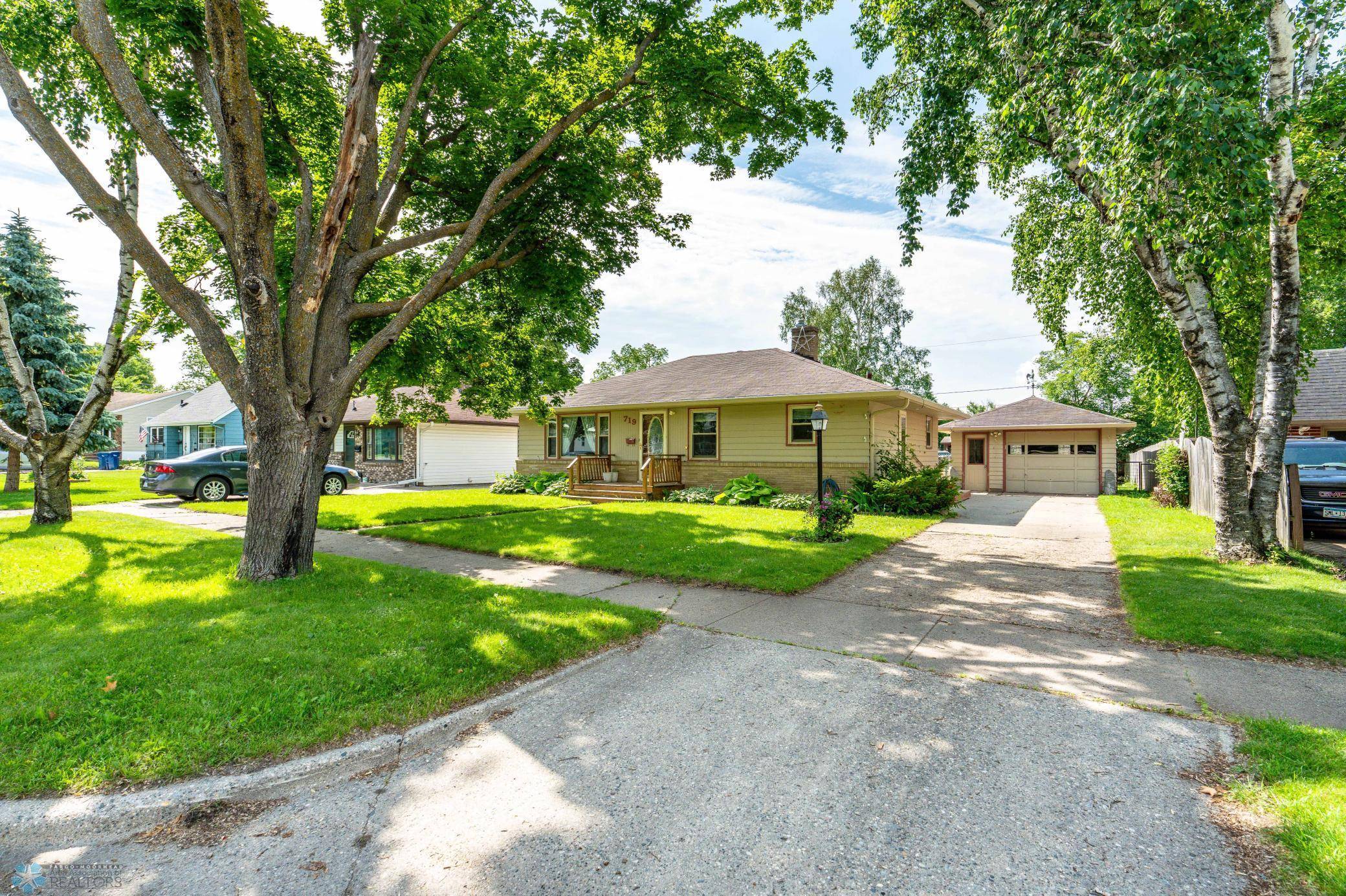 Fergus Falls, MN 56537,719 W 7th AVE