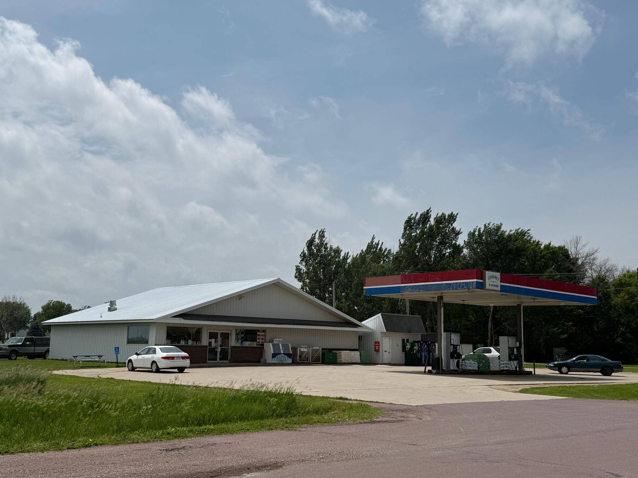 Comfrey, MN 56019,216 County Road 17 E