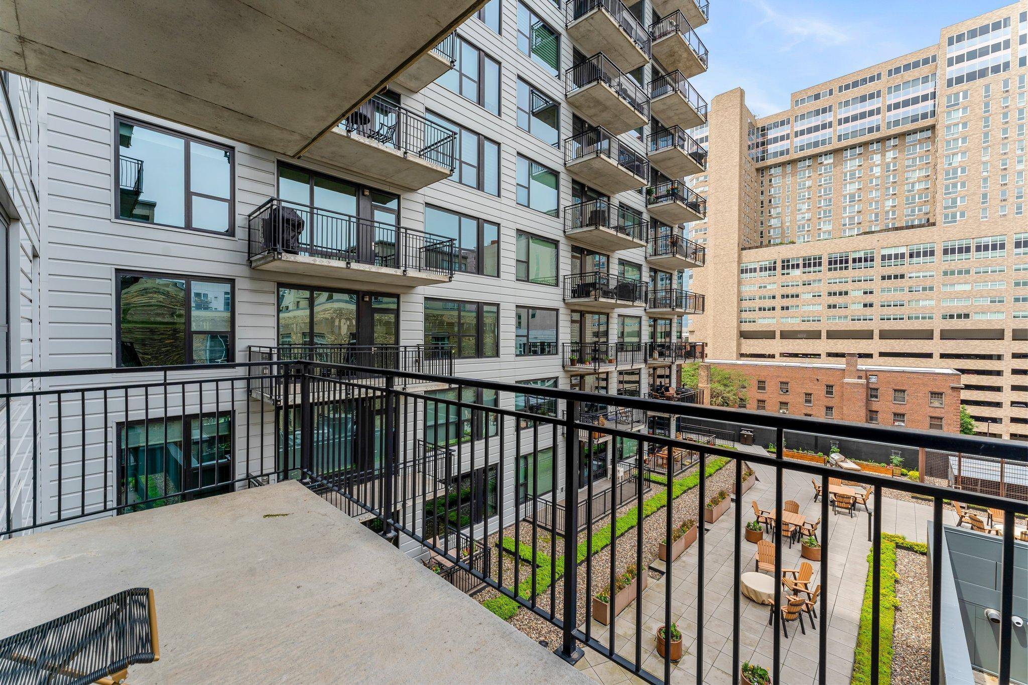 Minneapolis, MN 55415,740 Portland AVE #801