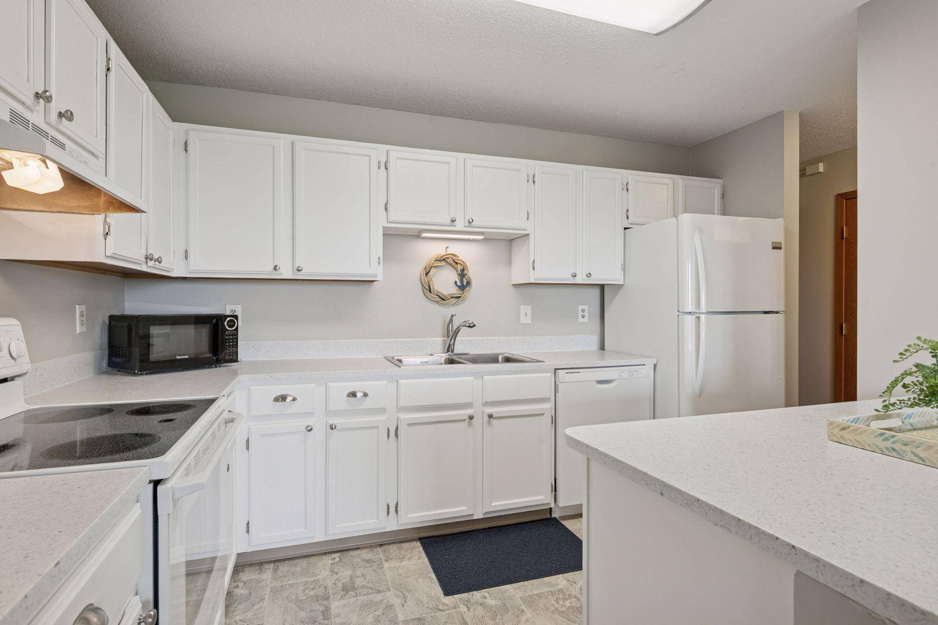 Richfield, MN 55423,6500 Woodlake DR #1006