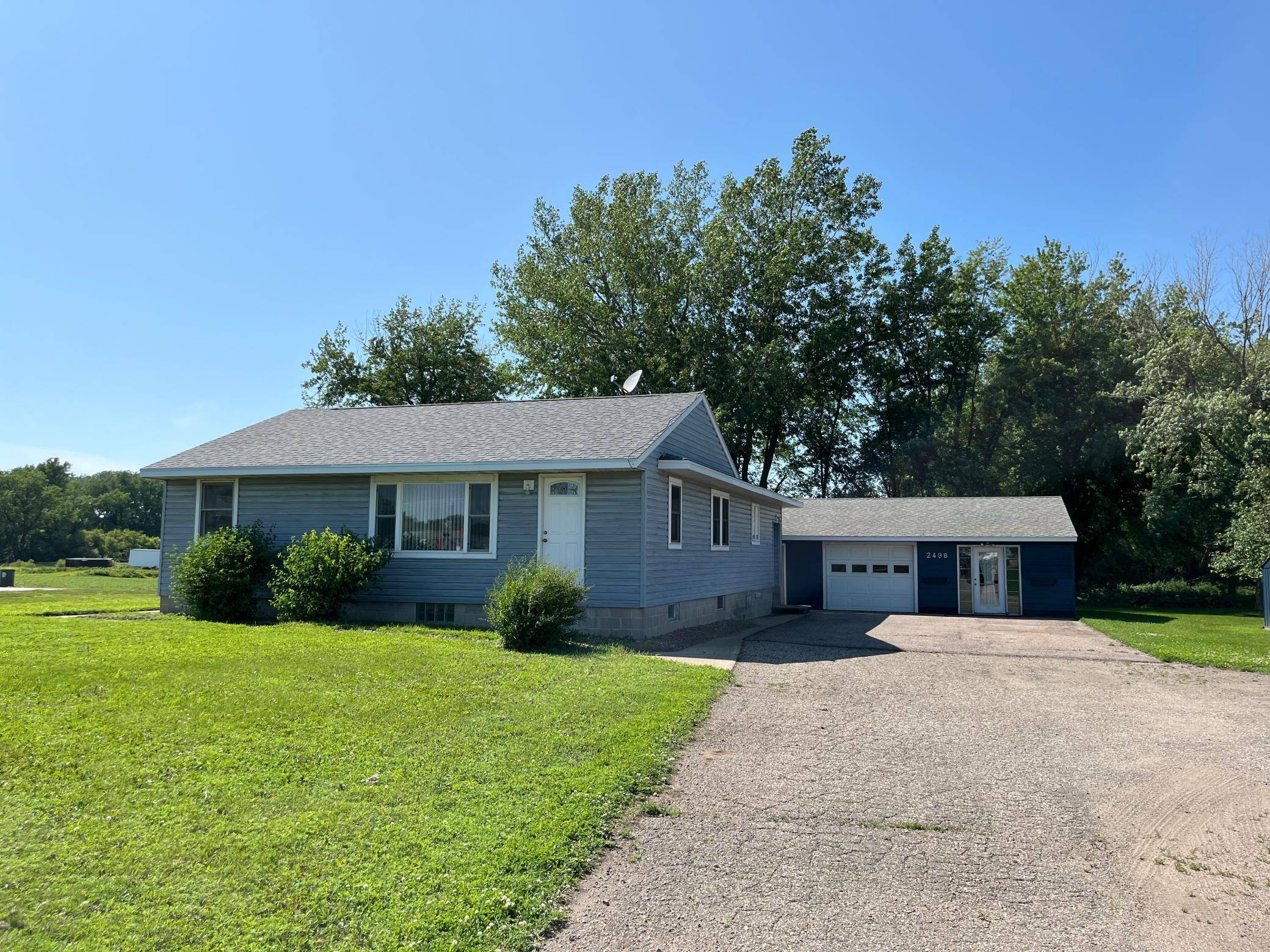 Windom, MN 56101,2498 Highway 60 E