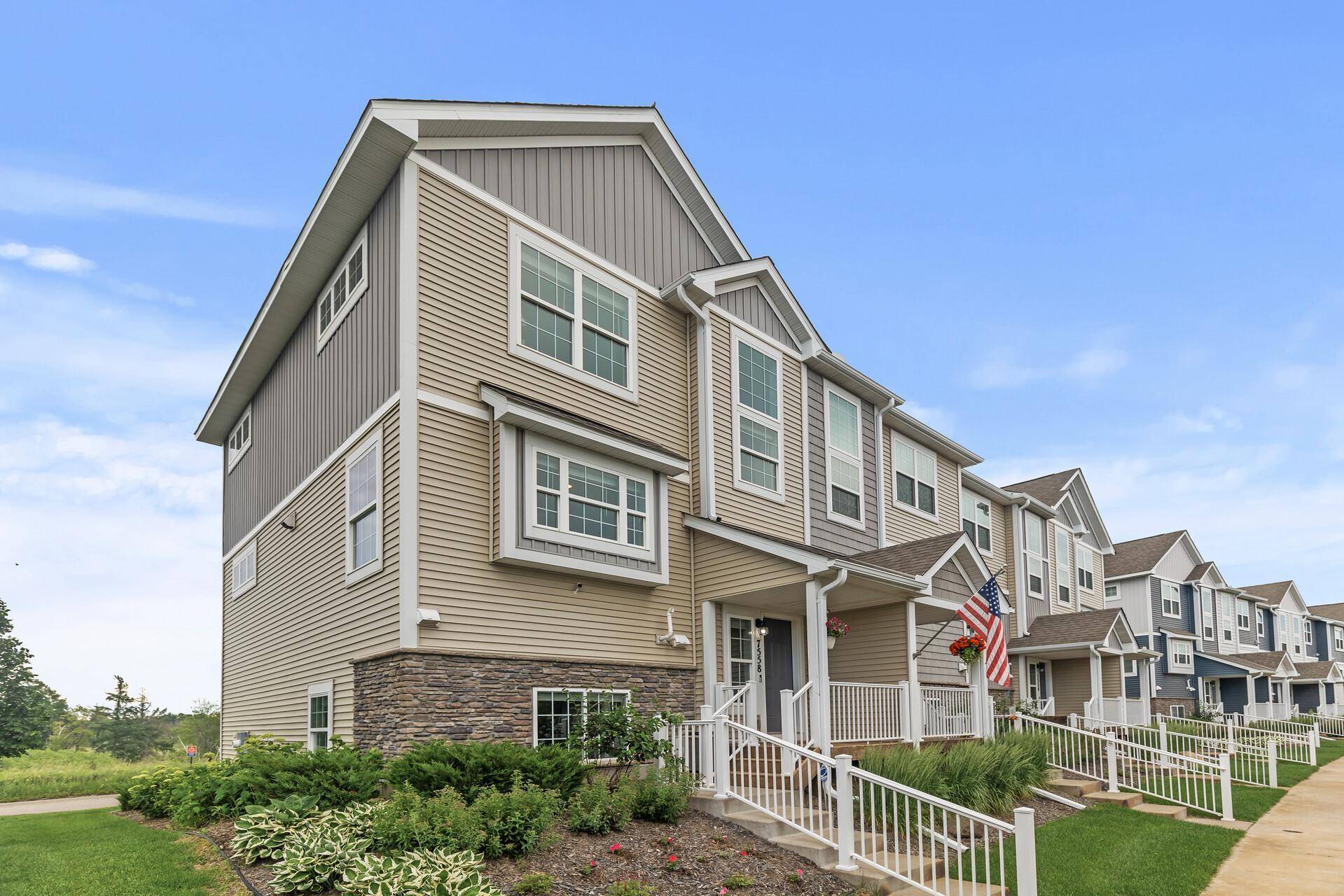 Lino Lakes, MN 55014,7558 Woods Edge BLVD