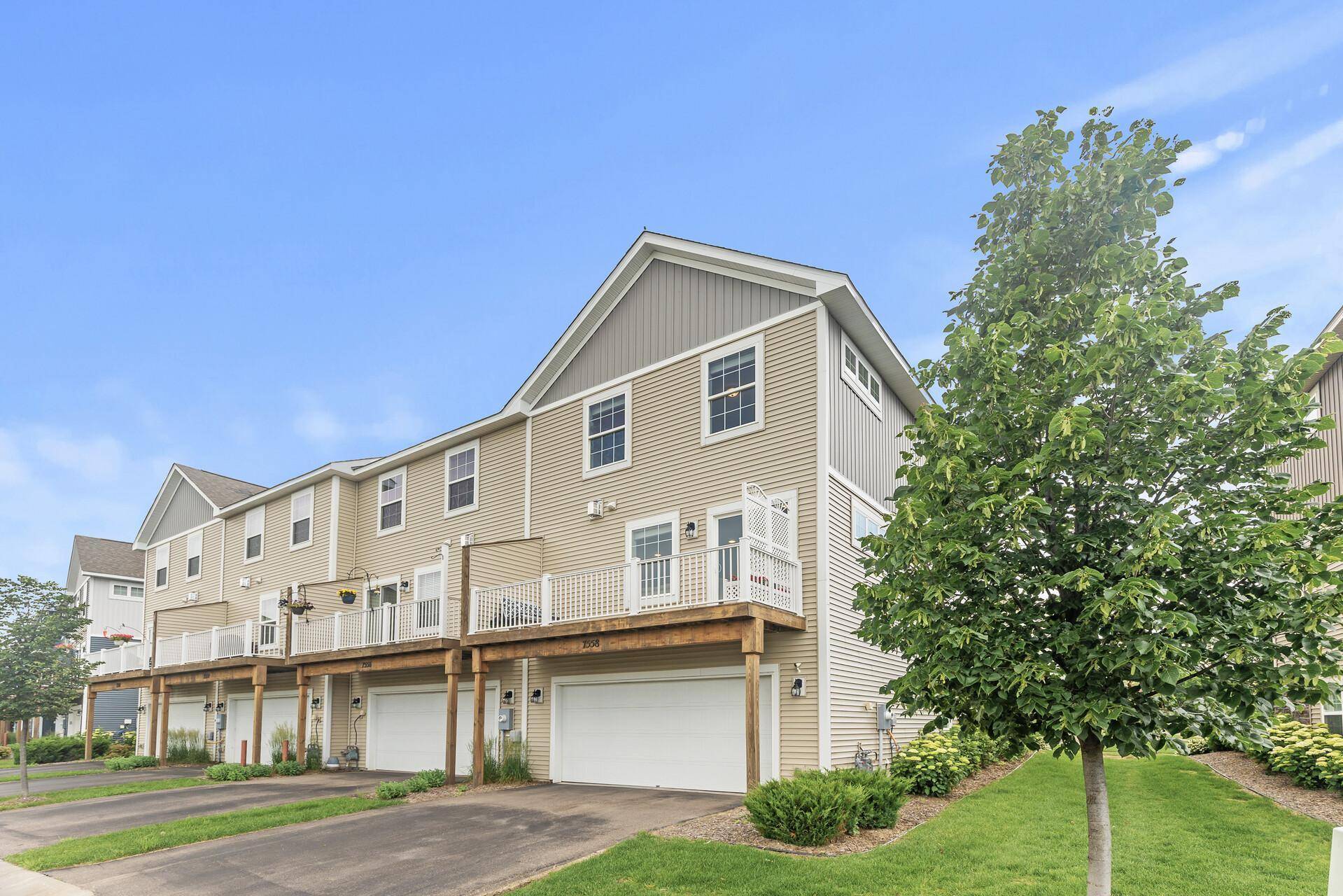 Lino Lakes, MN 55014,7558 Woods Edge BLVD