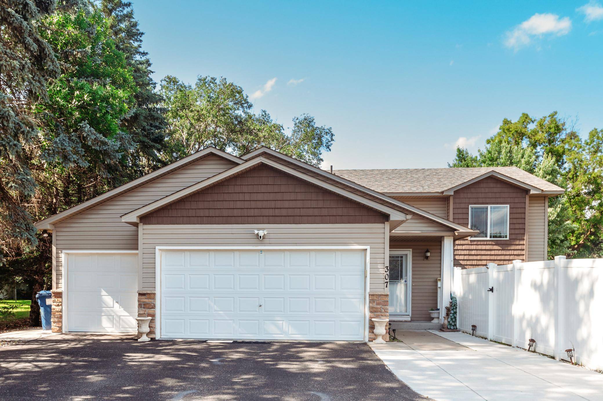 Champlin, MN 55316,307 Hayden Lake RD W