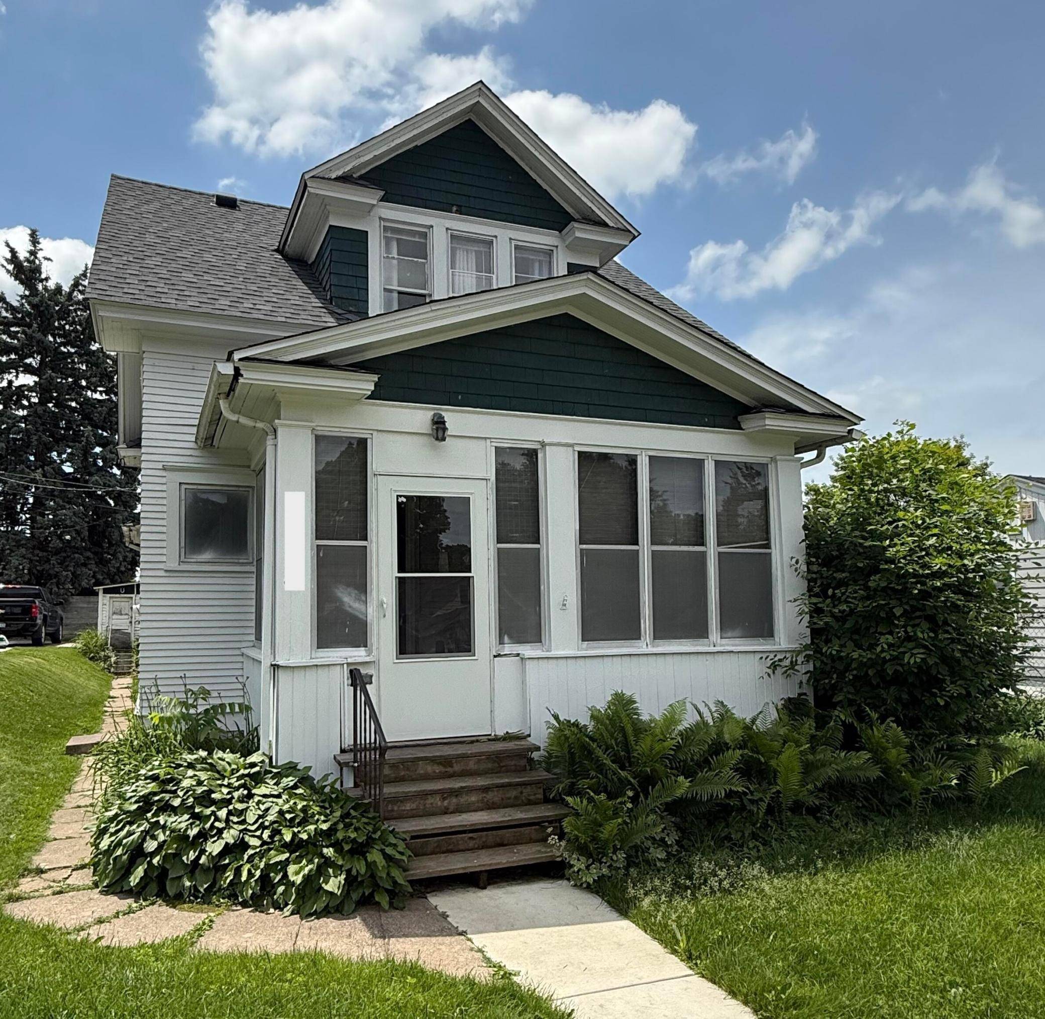 Saint Paul, MN 55106,1678 Minnehaha AVE E