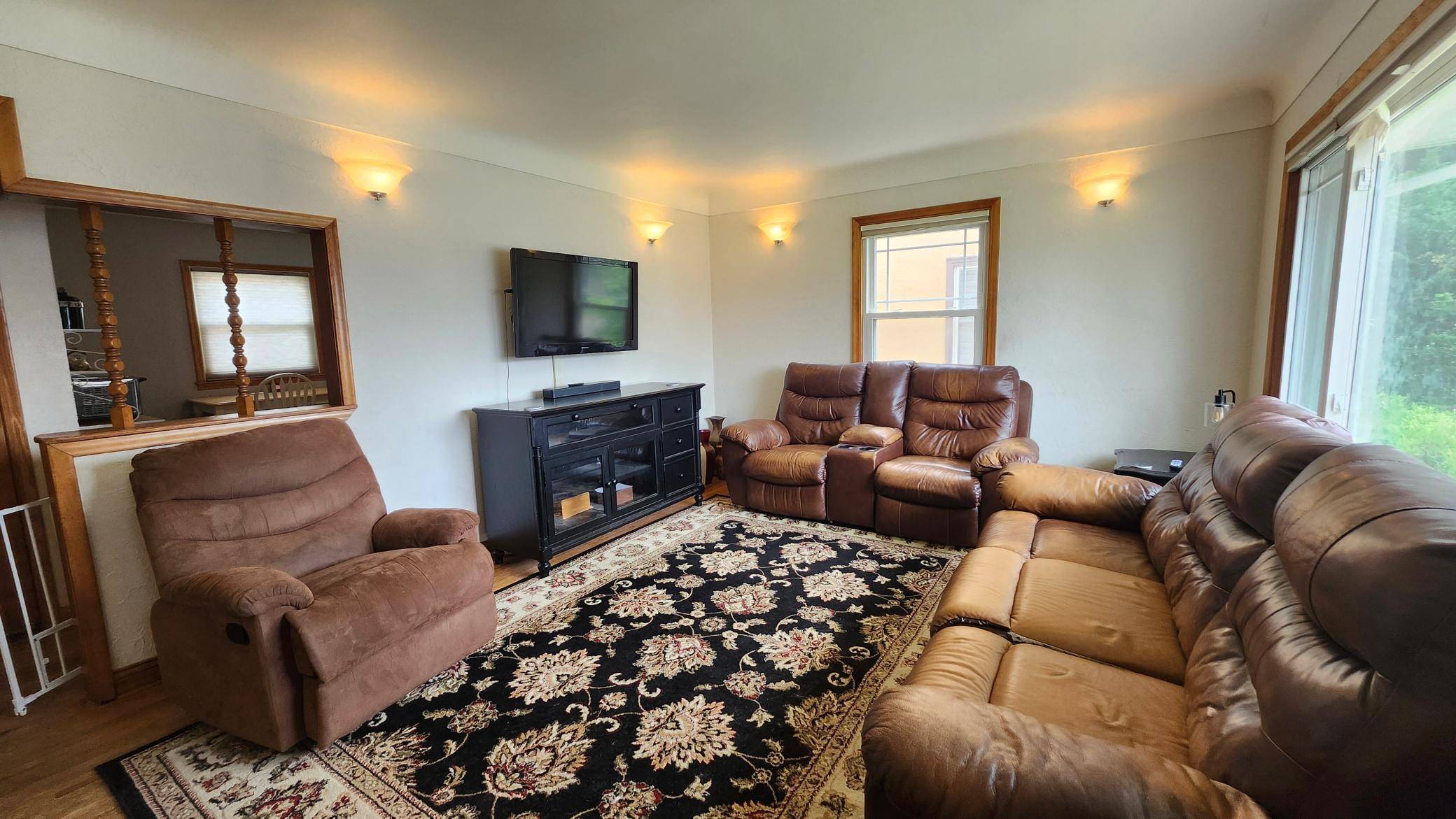South Saint Paul, MN 55075,129 E Frost ST