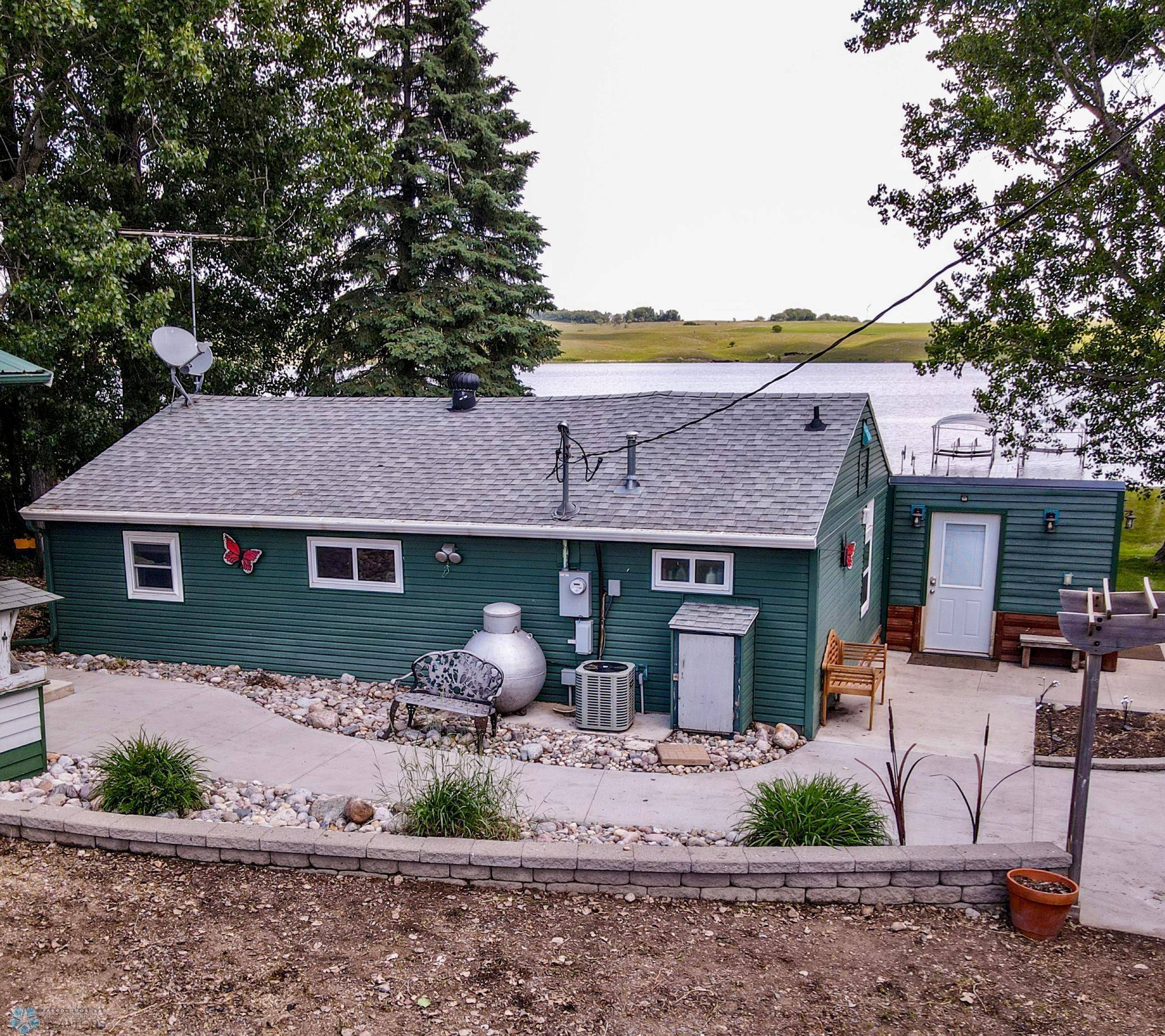 Sibley, ND 58429,158 Lake AVE