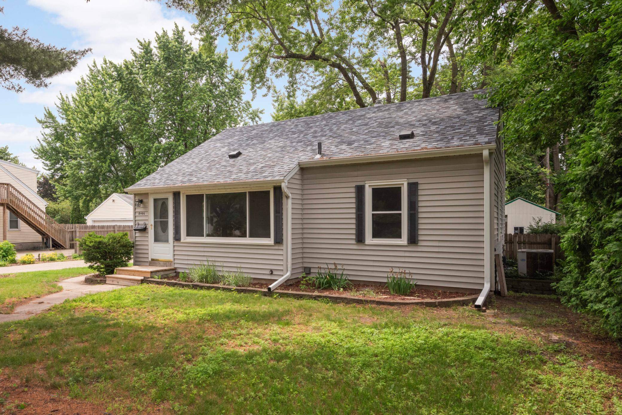 Bloomington, MN 55420,8406 Blaisdell AVE S