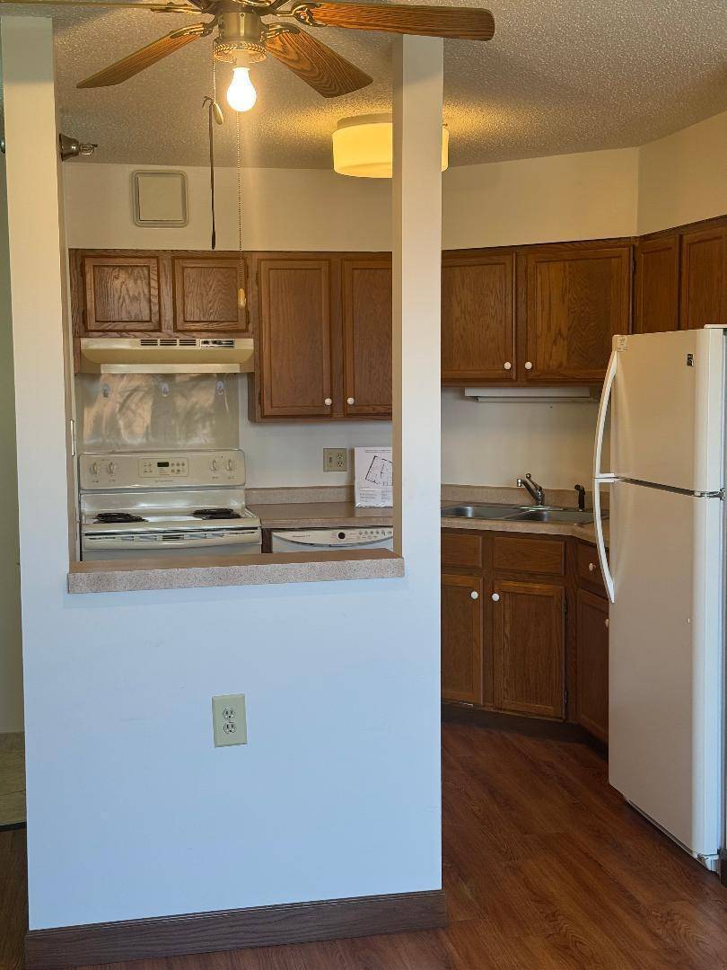 Golden Valley, MN 55427,7600 Golden Valley RD #315