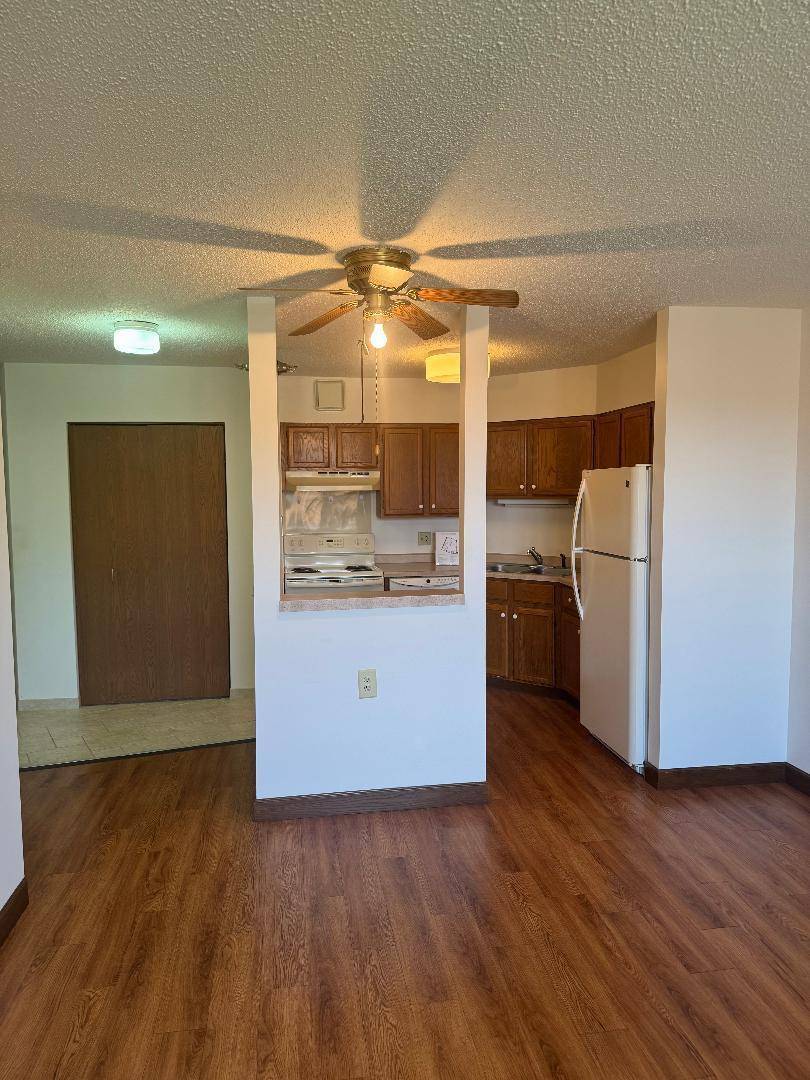 Golden Valley, MN 55427,7600 Golden Valley RD #315