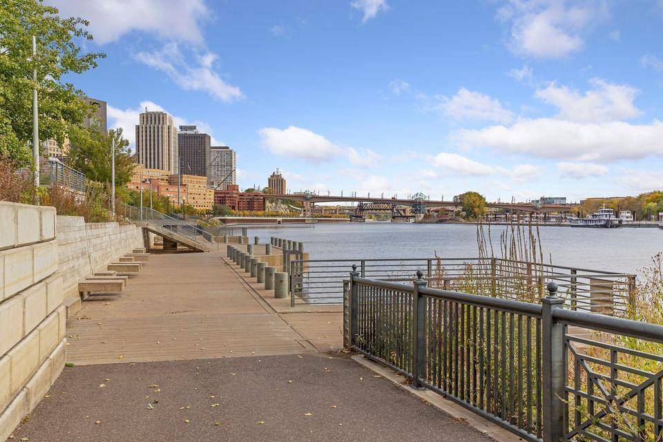 Saint Paul, MN 55102,240 Spring ST #413