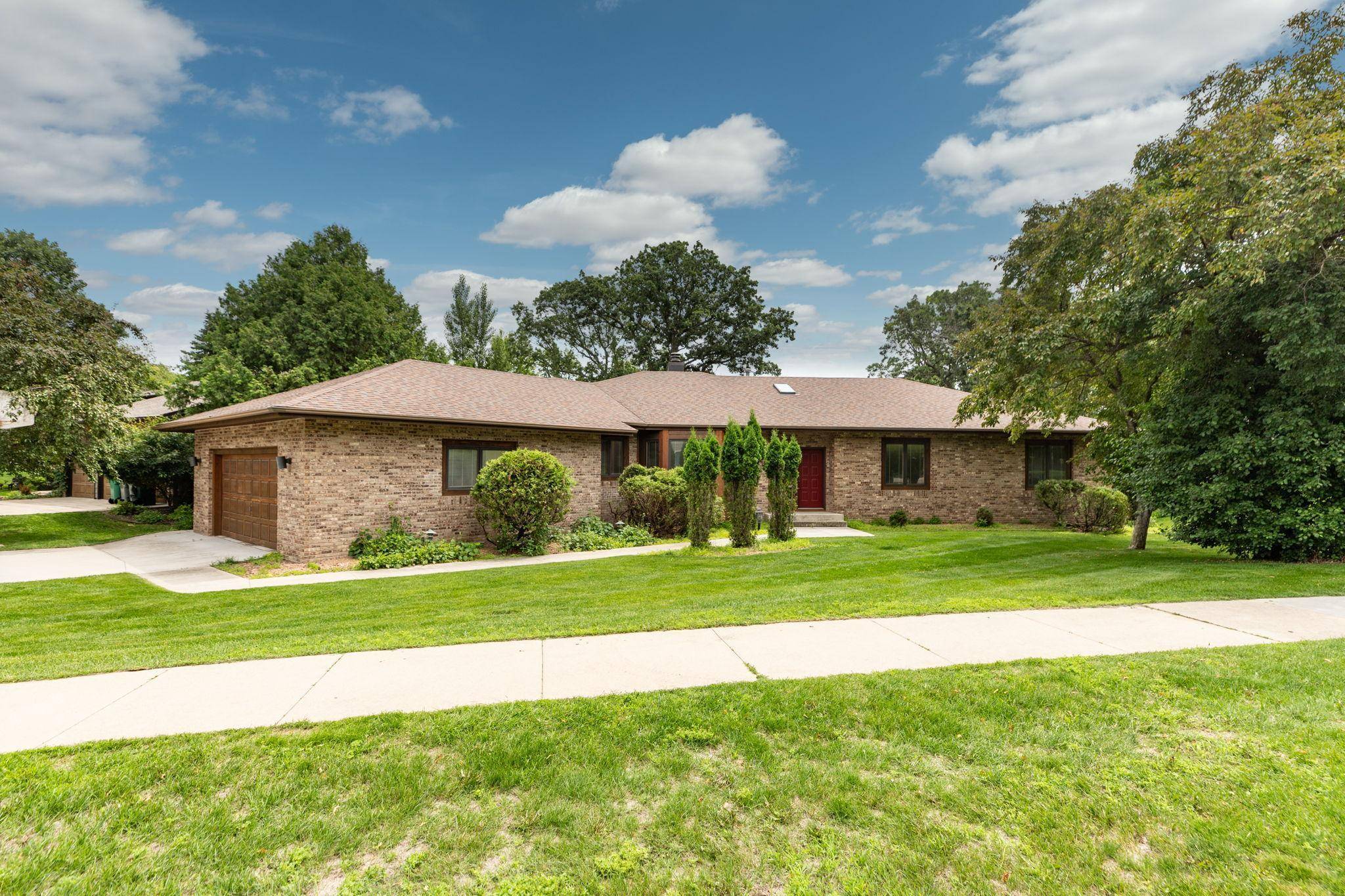 Rochester, MN 55902,2104 Baihly Hills DR SW
