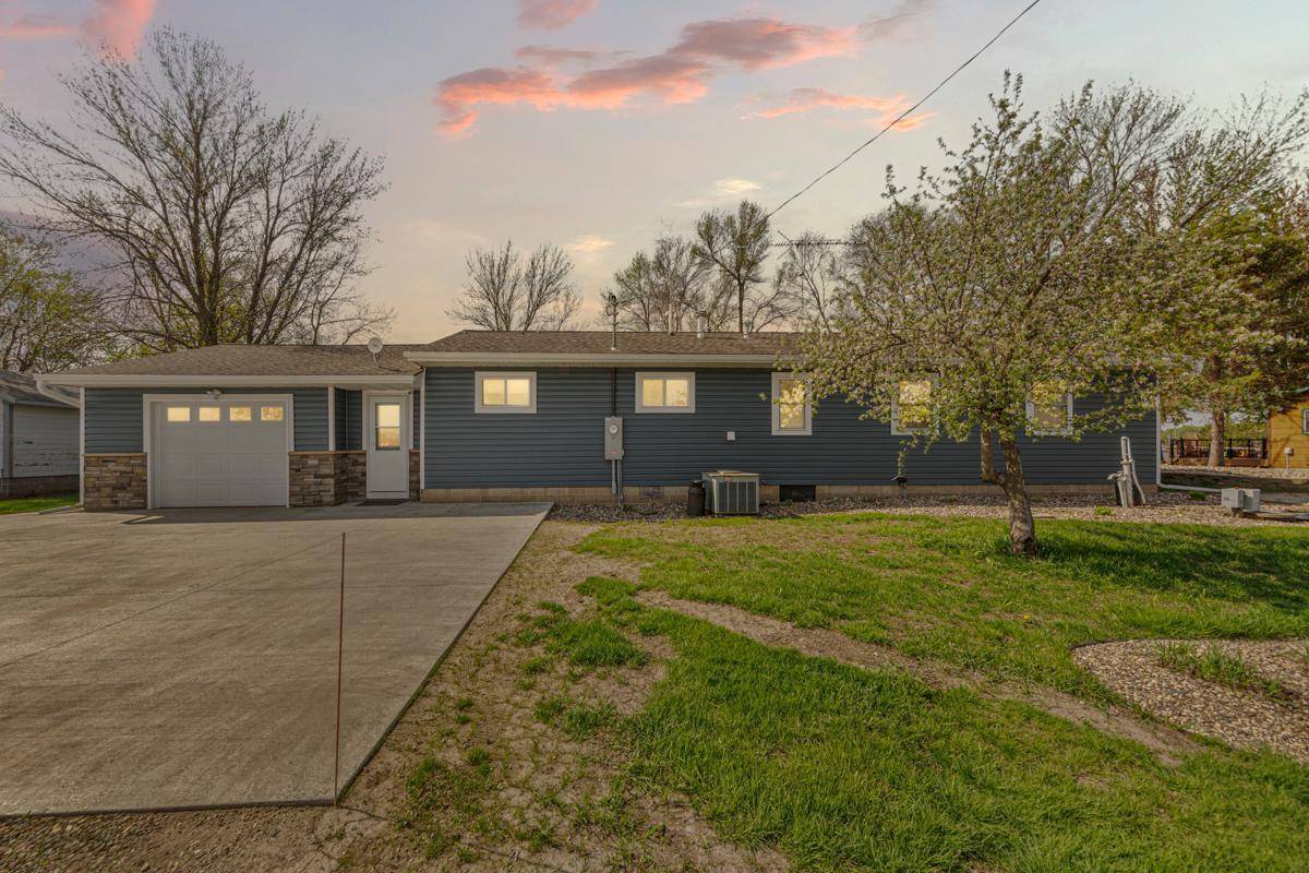 Waterville, MN 56096,17055 Dickenson LN