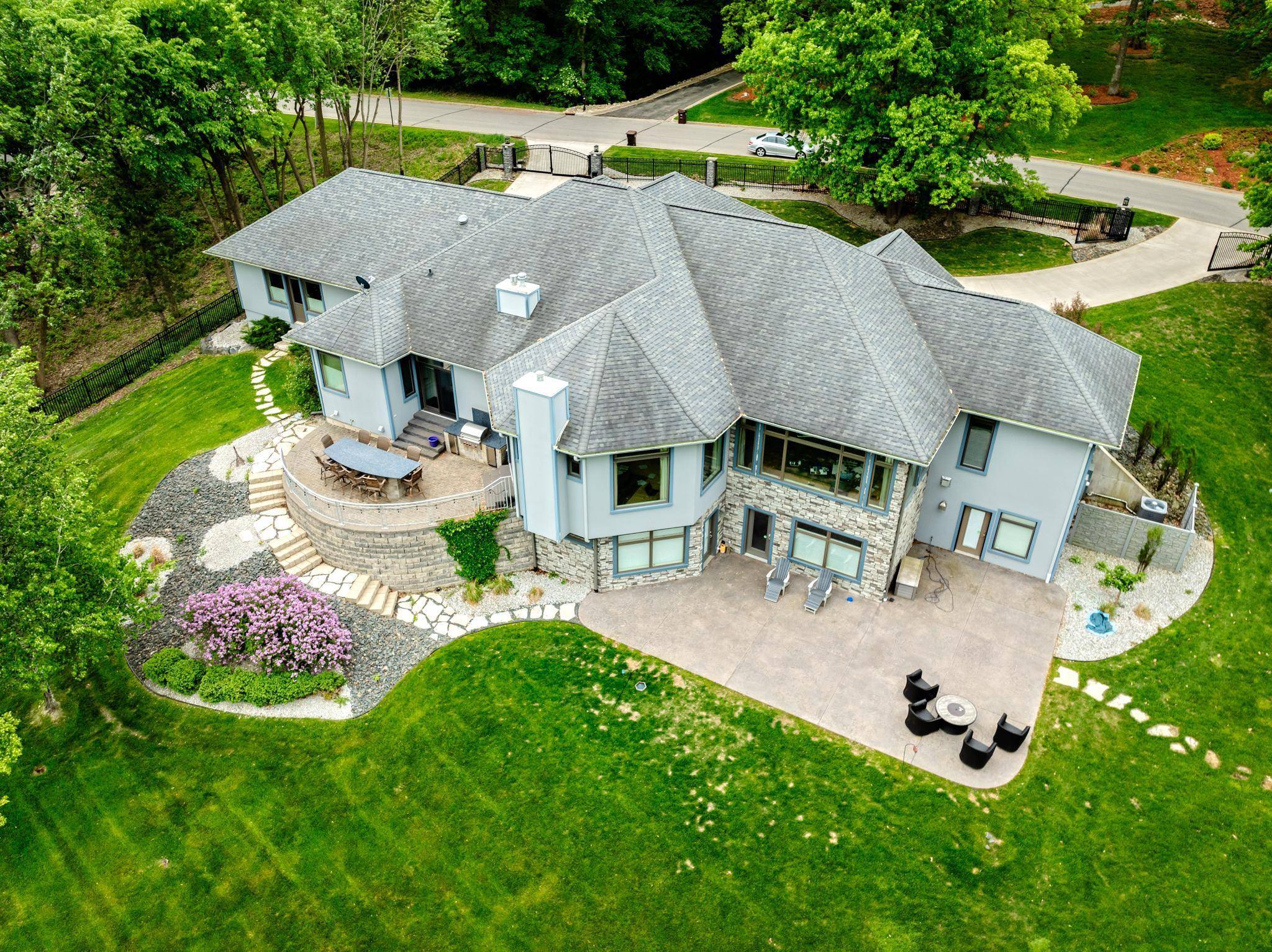 Onalaska, WI 54650,446 Country Club LN