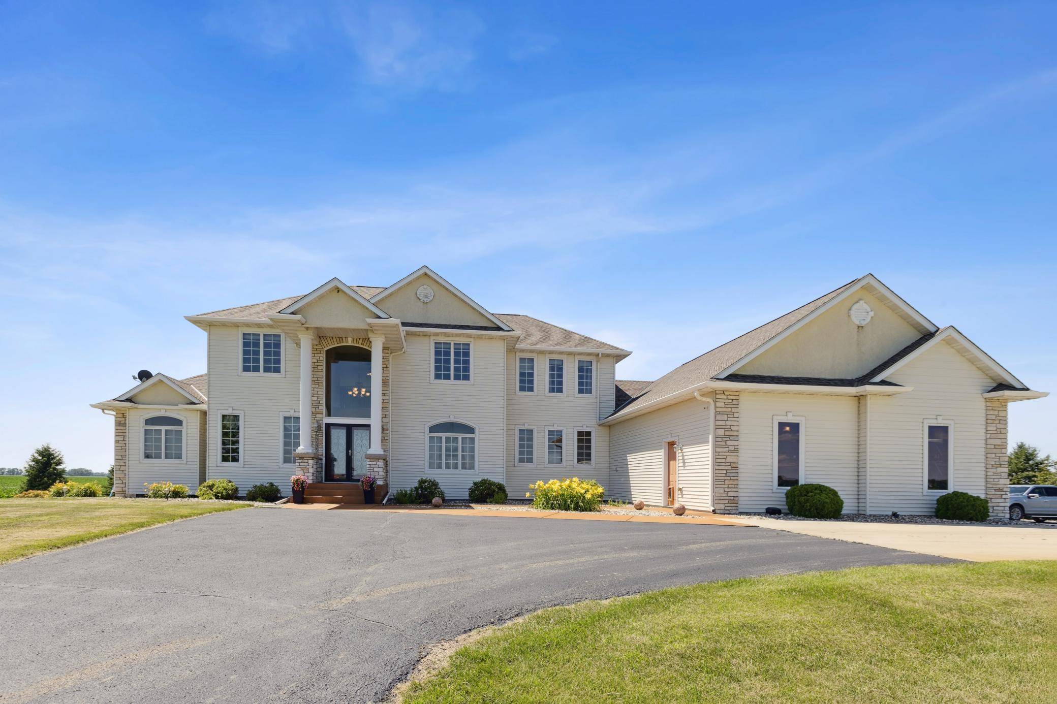 Hutchinson, MN 55350,23535 York RD