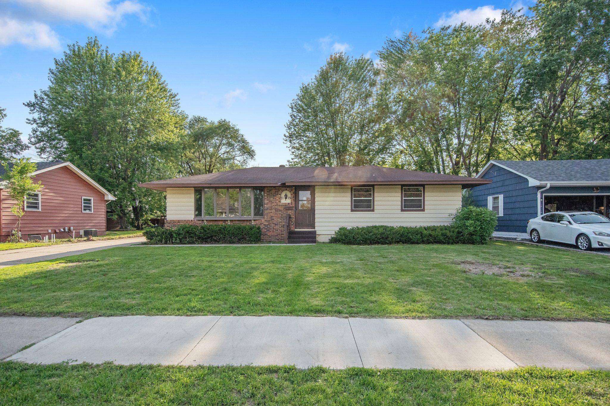 Brooklyn Center, MN 55429,7119 Halifax AVE N