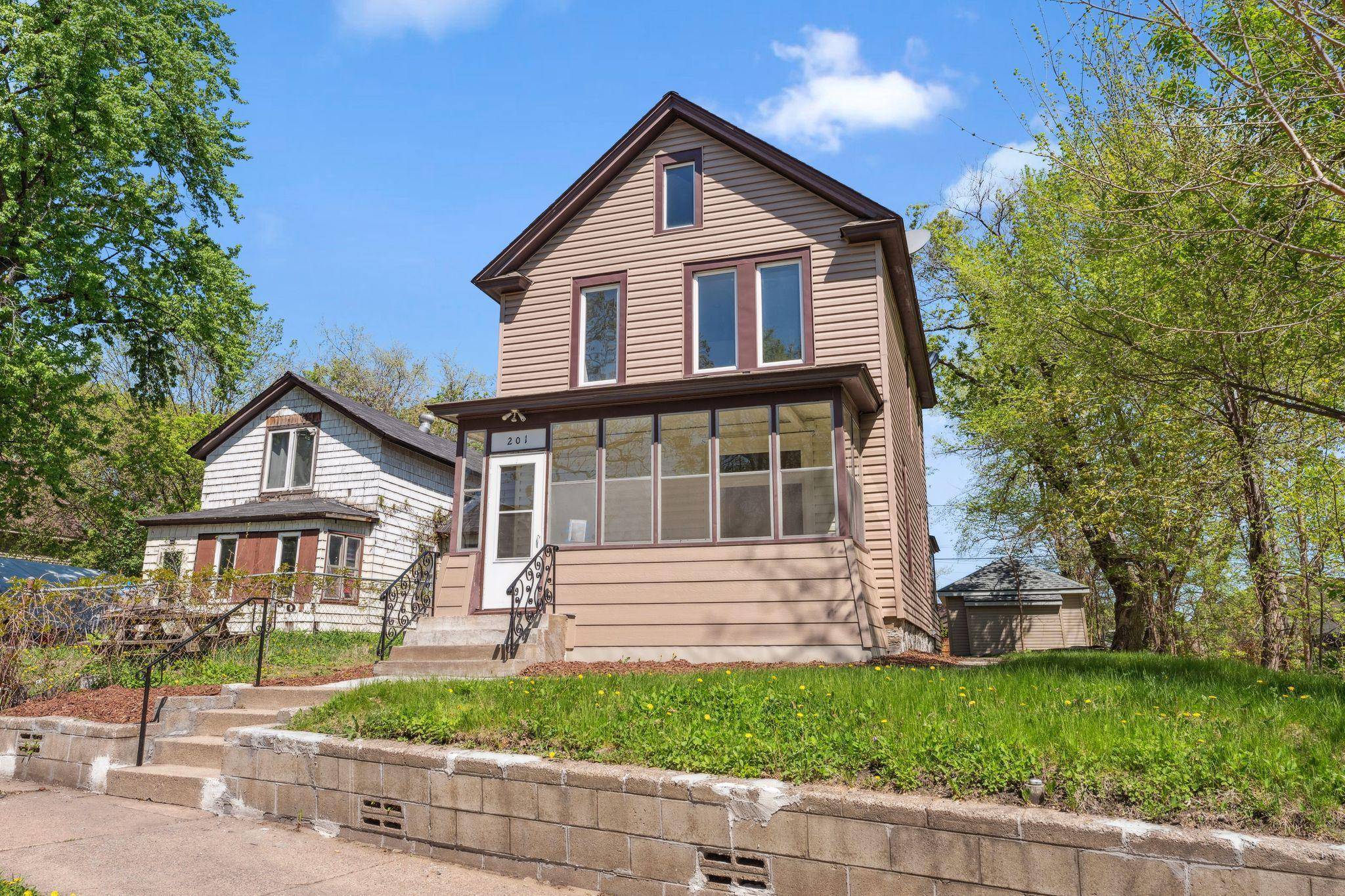 Saint Paul, MN 55117,201 Genesee ST